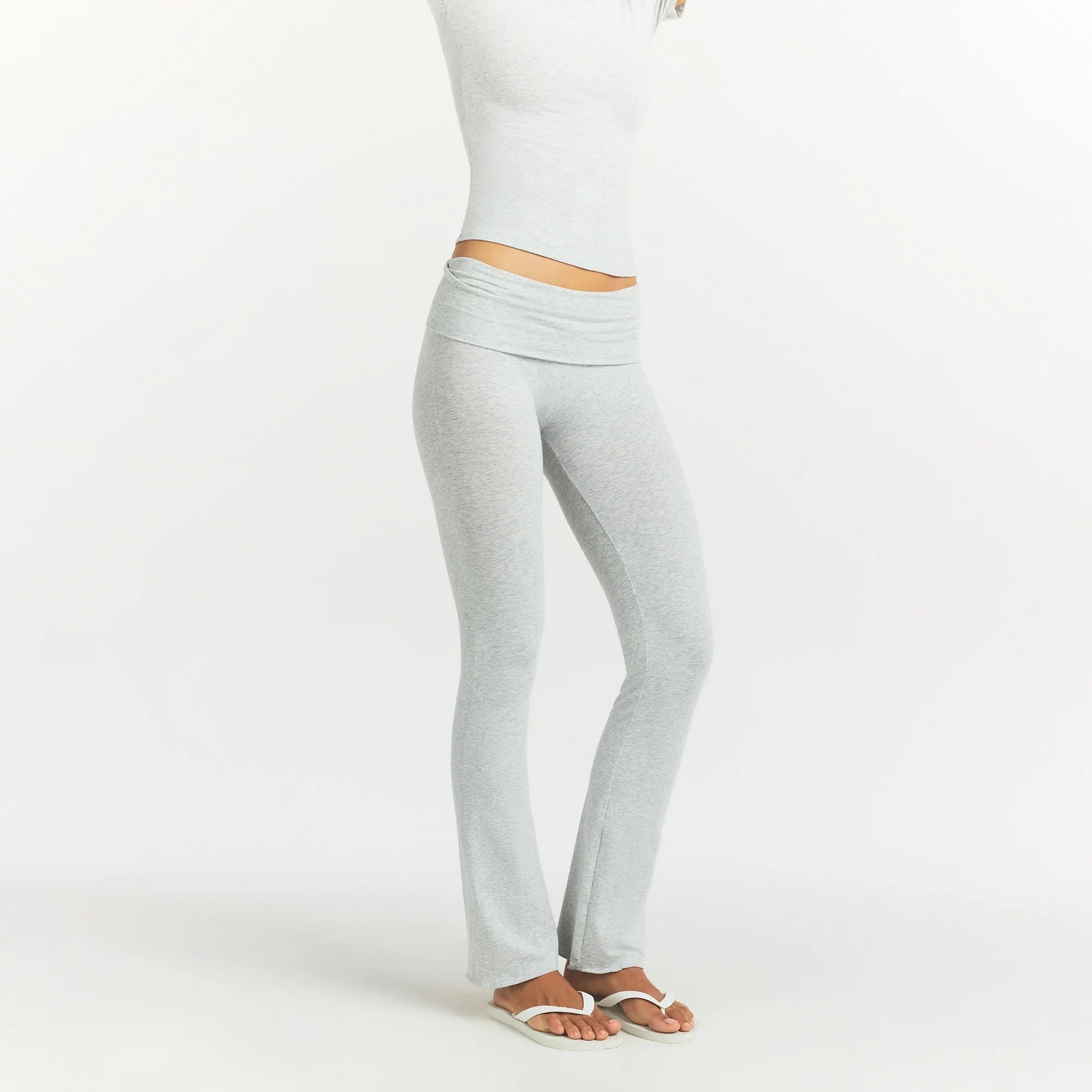 COTTON JERSEY FOLDOVER PANT | LIGHT HEATHER GREY ON A MODEL SIDE VIEW @ | FOCUS: 0.0, 1.0, 0.9