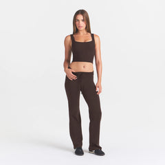 COTTON JERSEY STRAIGHT LEG PANT | ESPRESSO ON A MODEL FRONT VIEW @ | FOCUS: 0.0, 1.0, 0.9
