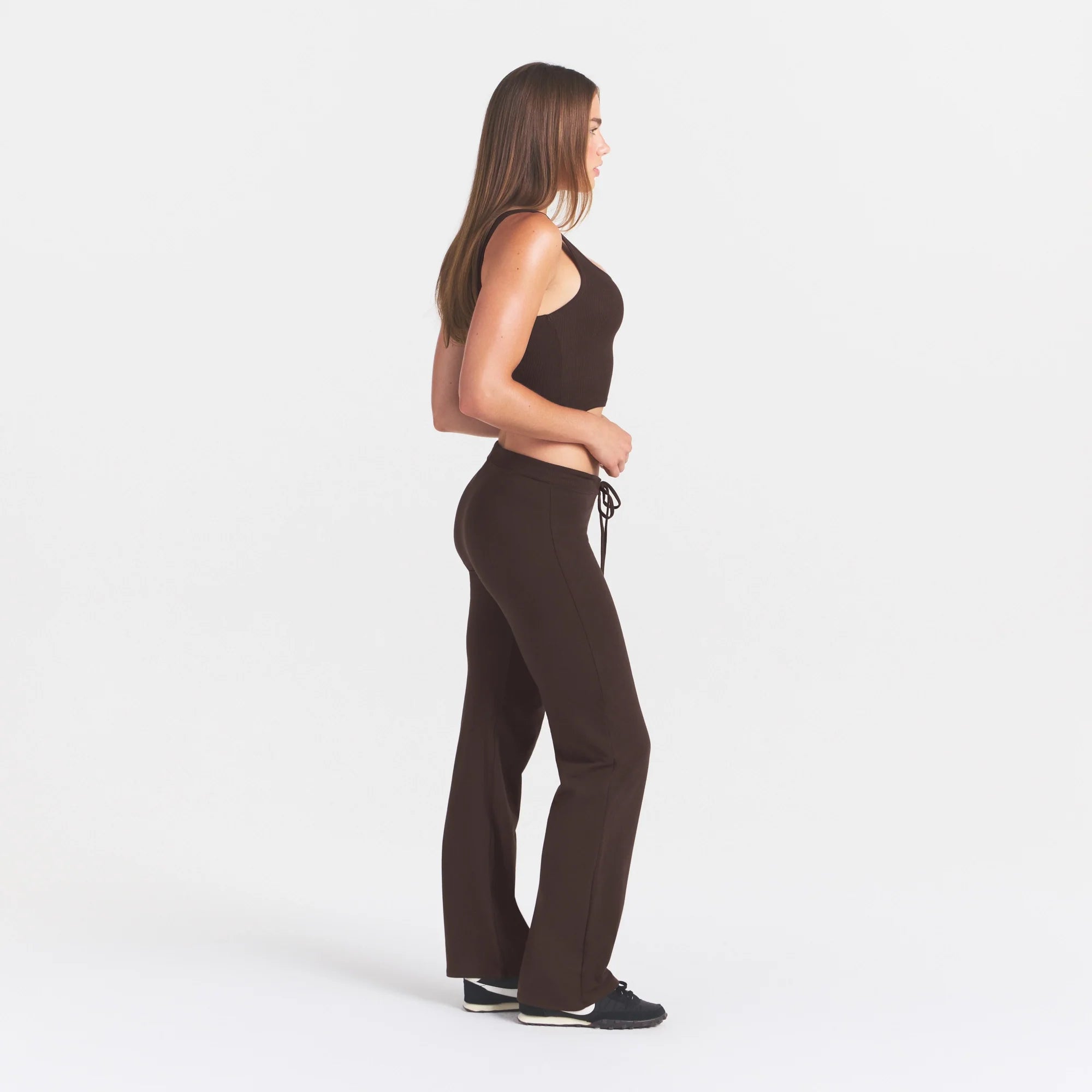 COTTON JERSEY STRAIGHT LEG PANT | ESPRESSO ON A MODEL SIDE VIEW @ | FOCUS: 0.0, 1.0, 0.9