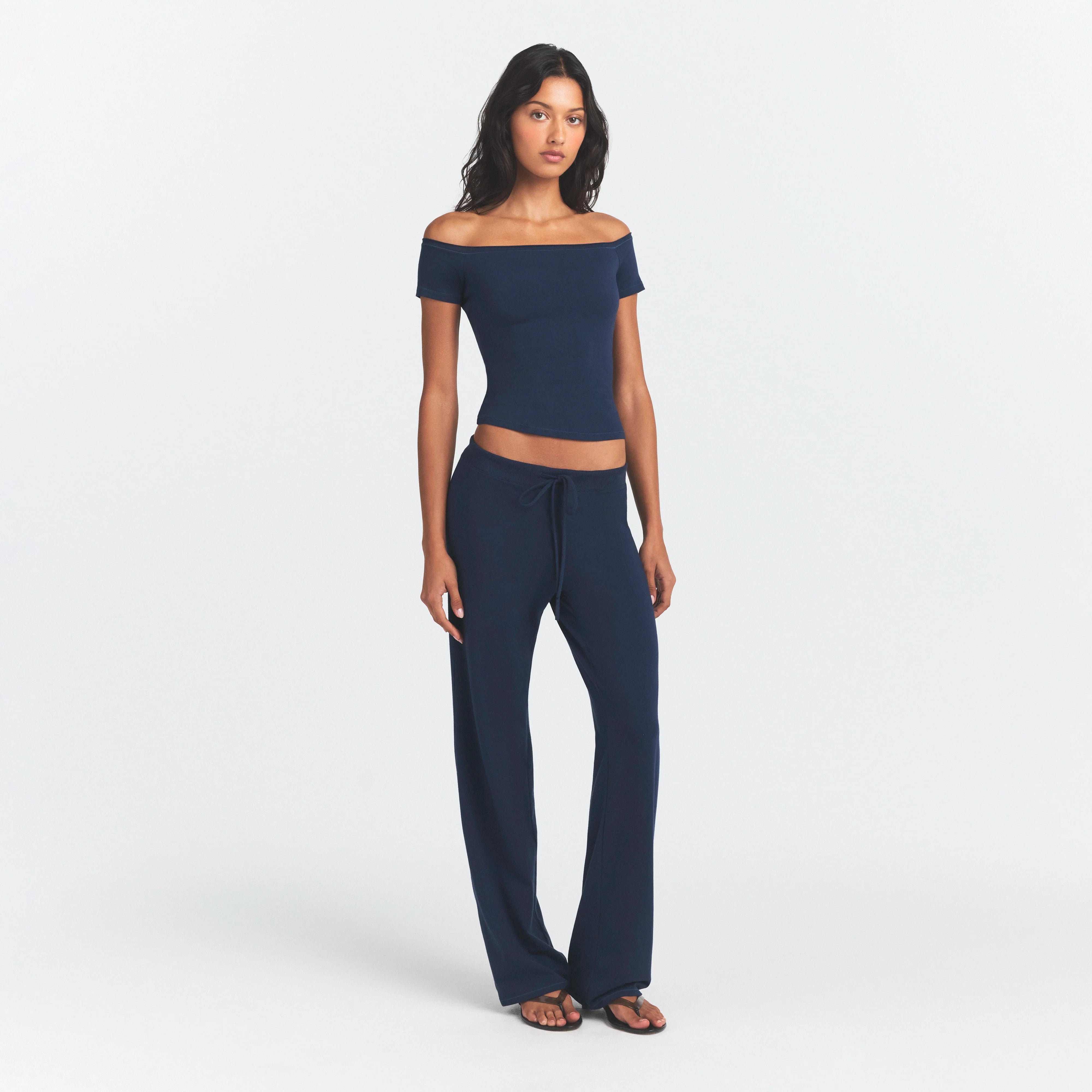 COTTON JERSEY STRAIGHT LEG PANT | NAVY ON A MODEL FRONT VIEW @ | FOCUS: 0.0, 1.0, 0.9