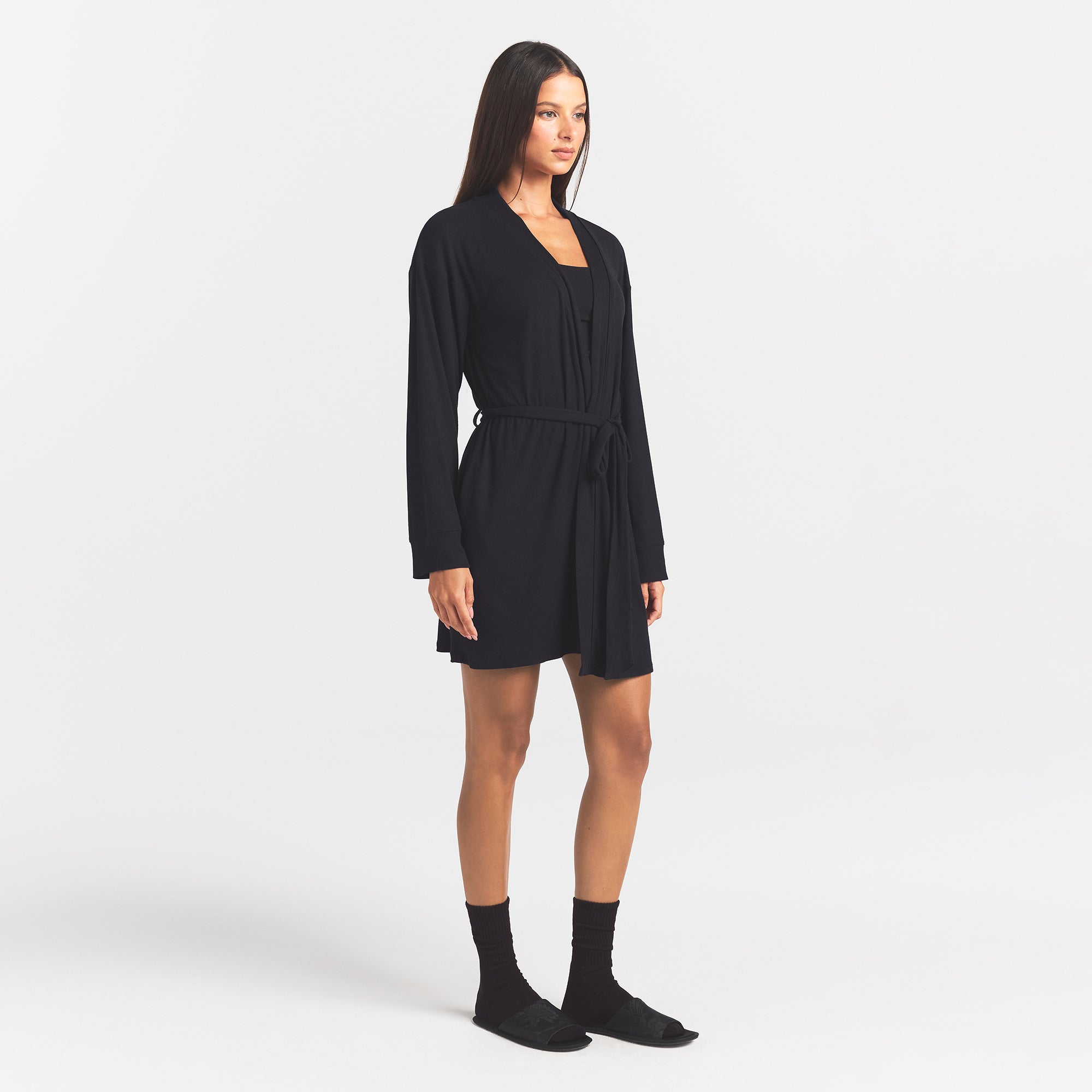 SOFT LOUNGE ROBE | ONYX ON A MODEL SIDE VIEW @ | FOCUS: 0.0, 1.0, 0.9
