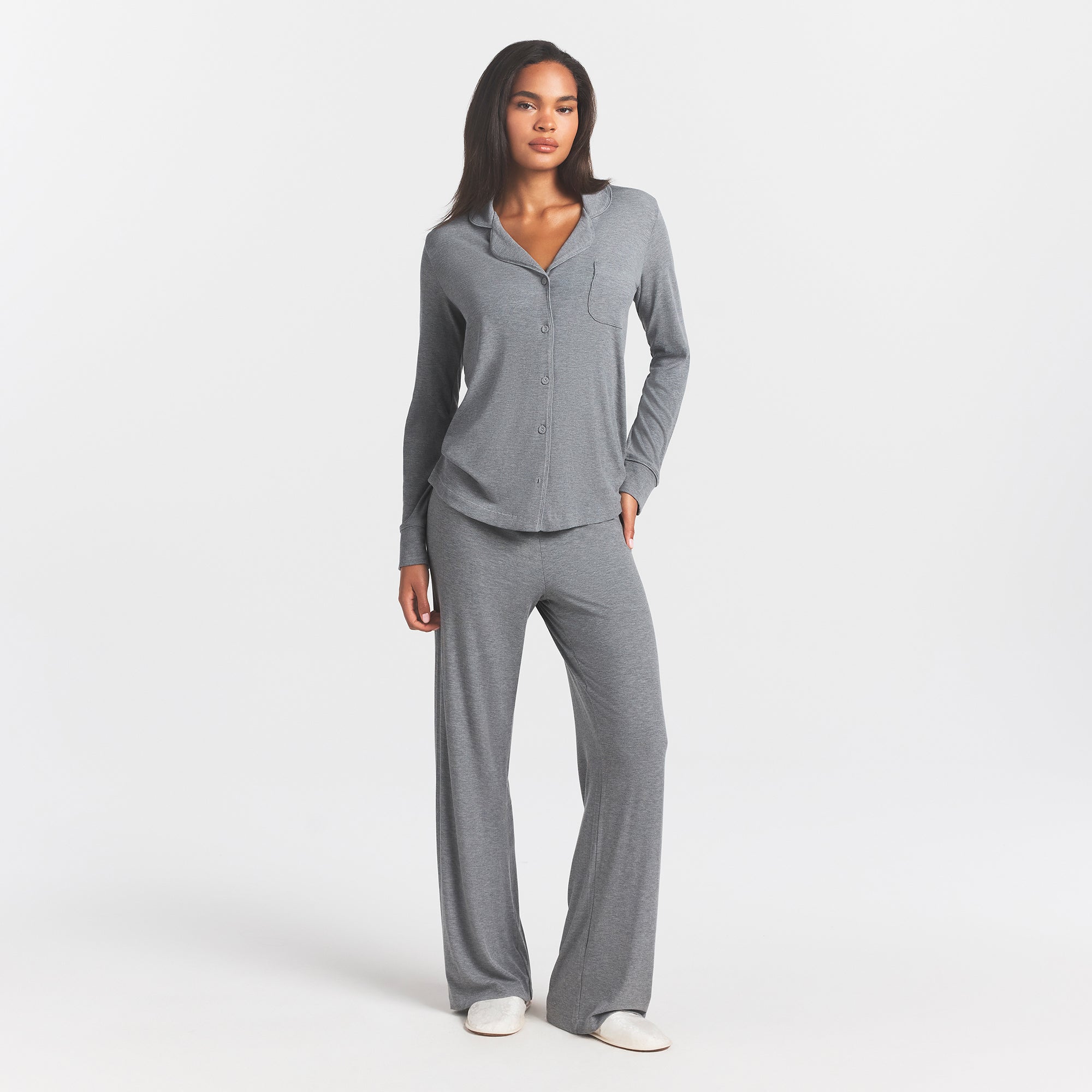 SOFT LOUNGE SLEEP SET | HEATHER GREY ON A MODEL FRONT VIEW