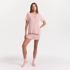 SOFT LOUNGE SHORT SLEEP SET | MORGANITE ON A MODEL FRONT VIEW @ | FOCUS: 0.0, 1.0, 0.9