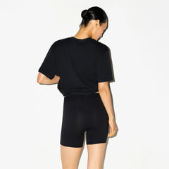 BOYFRIEND T-SHIRT | ONYX ON A MODEL SIDE VIEW @ | FOCUS: 0.0, 1.0, 0.9