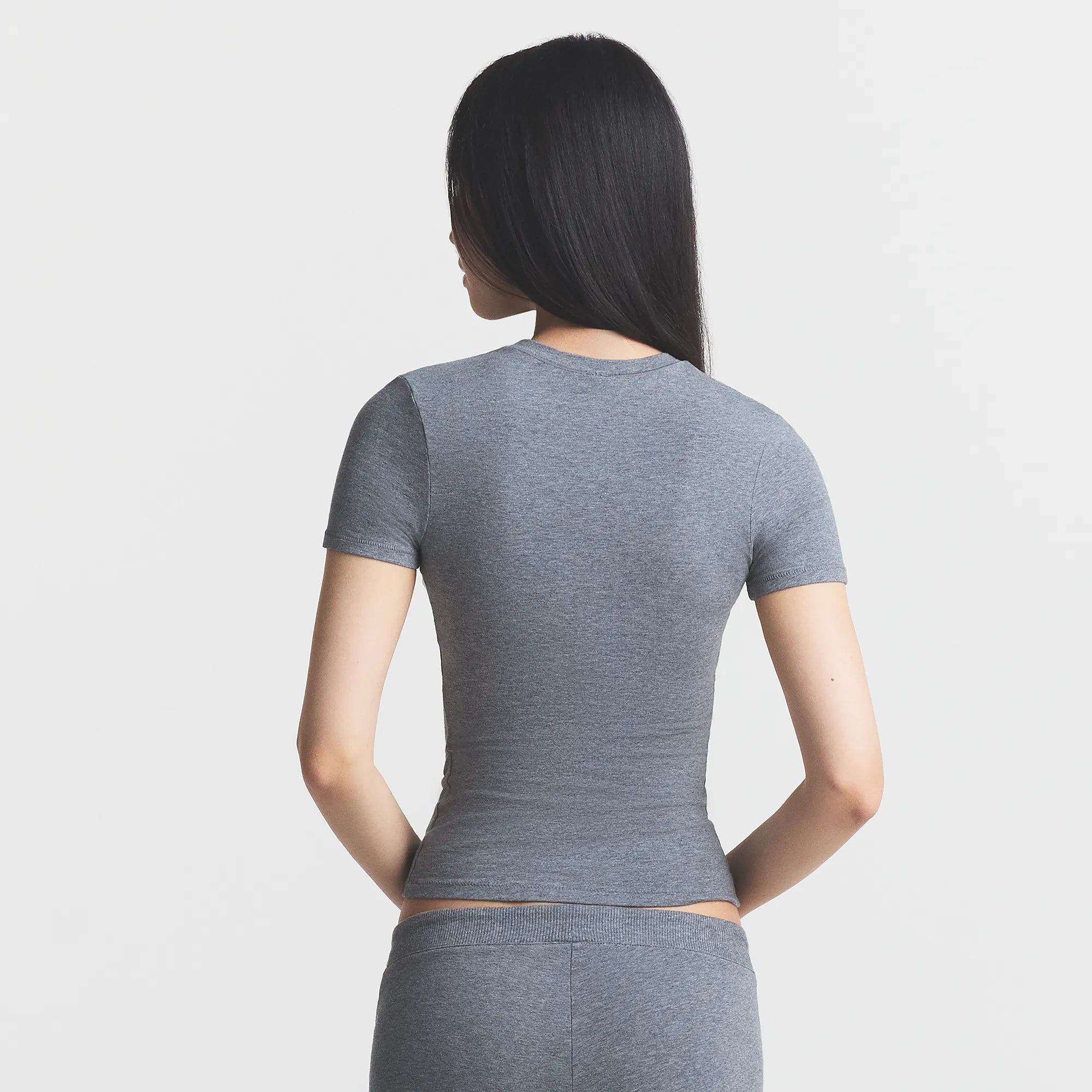 COTTON JERSEY T-SHIRT | DARK HEATHER GREY ON A MODEL FRONT VIEW @ | FOCUS: 0.0, 1.0, 0.9
