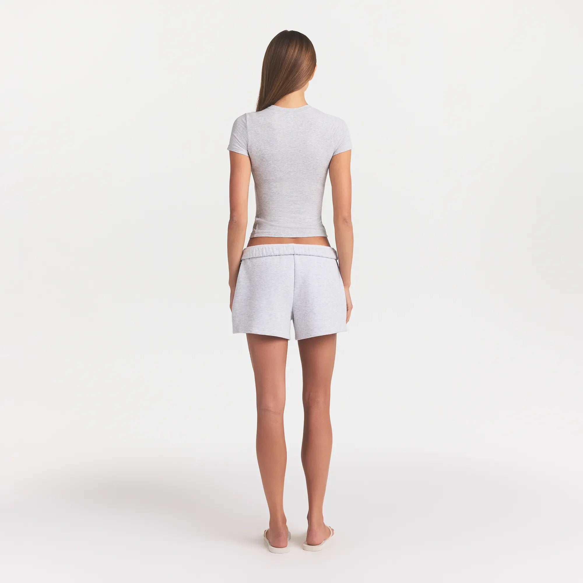 COTTON JERSEY T-SHIRT | LIGHT HEATHER GREY ON A MODEL BACK VIEW @ | FOCUS: 0.0, 1.0, 0.9