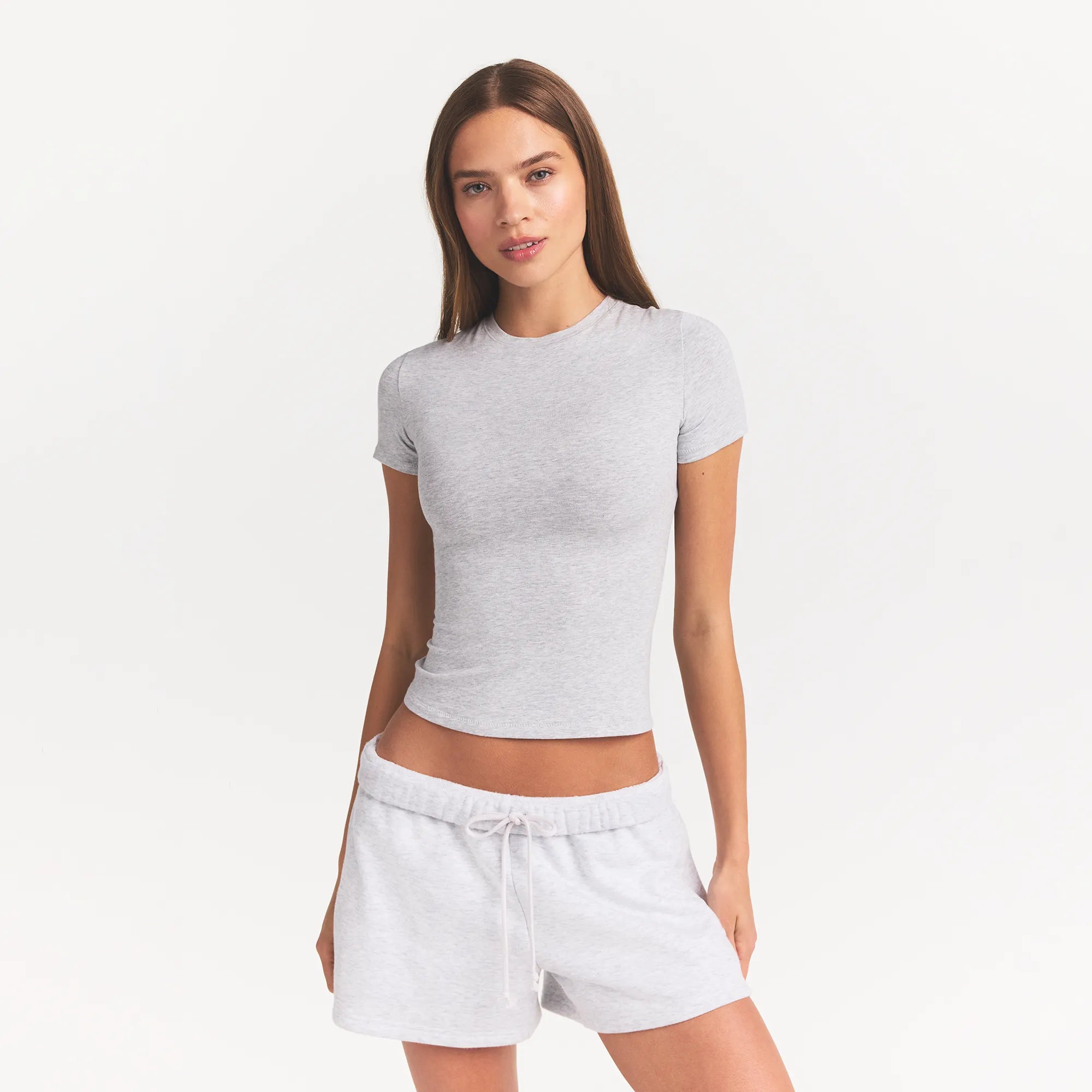 COTTON JERSEY T-SHIRT | LIGHT HEATHER GREY ON A MODEL FRONT VIEW @ | FOCUS: 0.0, 1.0, 0.9