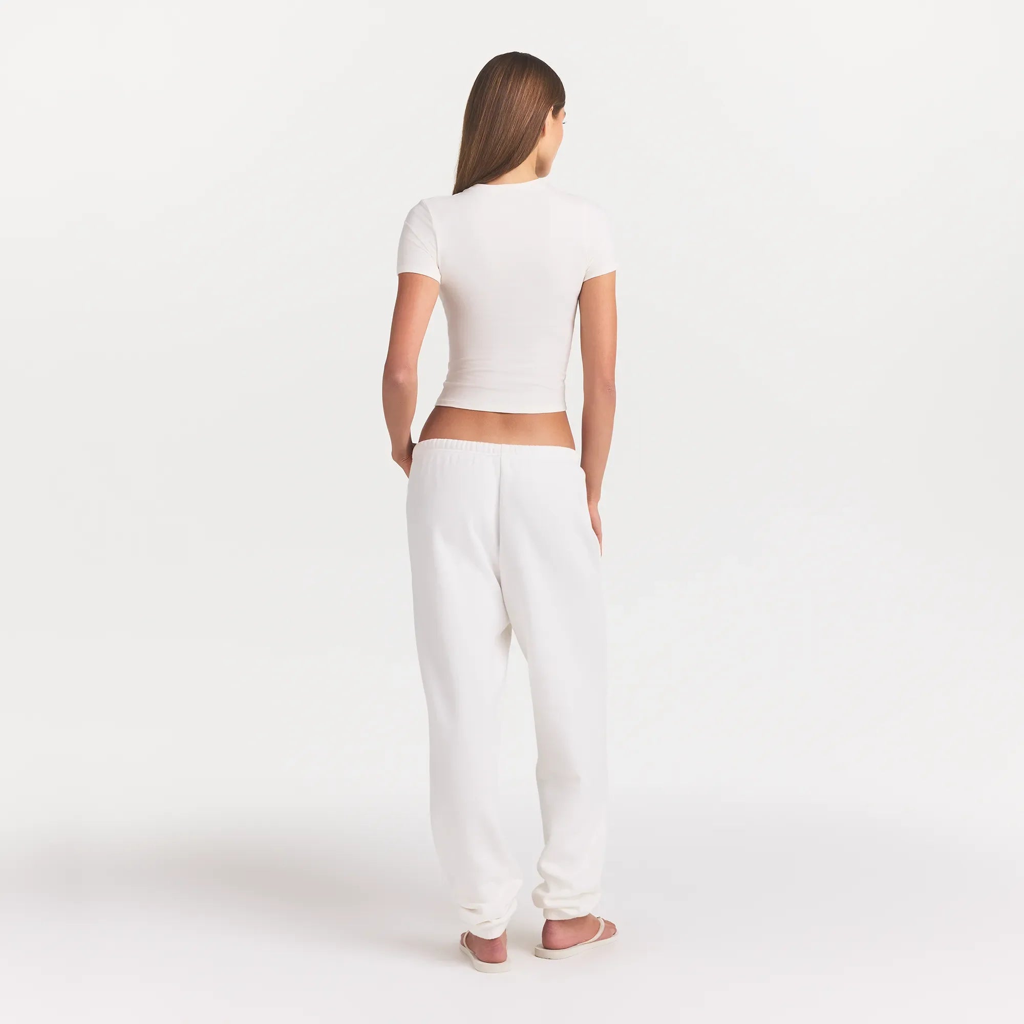 COTTON JERSEY T-SHIRT | MARBLE ON A MODEL BACK VIEW @ | FOCUS: 0.0, 1.0, 0.9