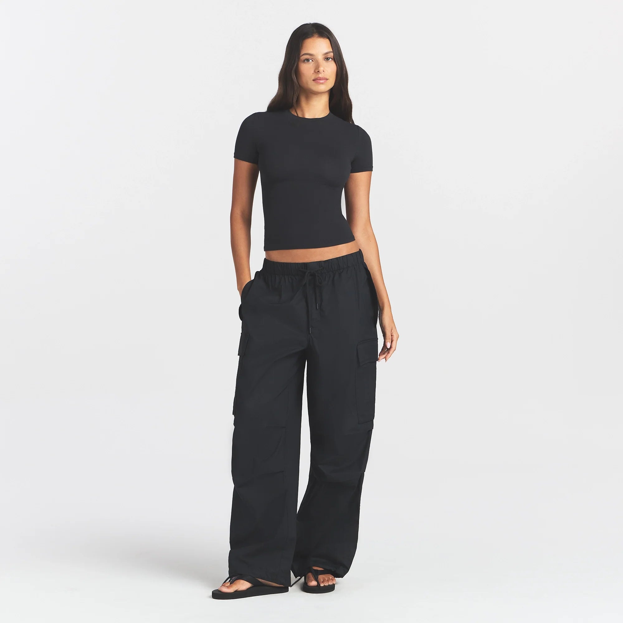 COTTON JERSEY T-SHIRT | SOOT ON A MODEL FRONT VIEW @ | FOCUS: 0.0, 1.0, 0.9