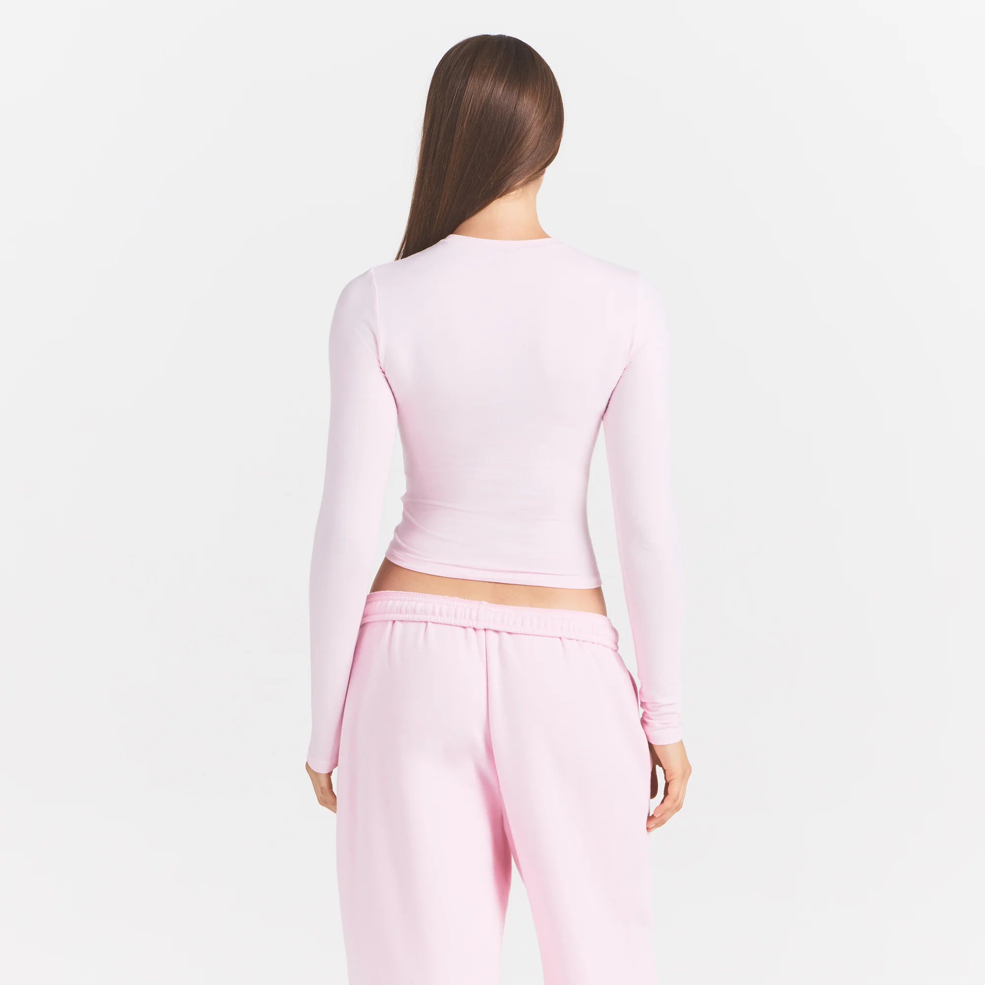 COTTON JERSEY LONG SLEEVE T-SHIRT | CHERRY BLOSSOM ON A MODEL BACK VIEW @ | FOCUS: 0.0, 1.0, 0.9