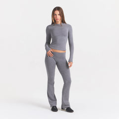 COTTON JERSEY LONG SLEEVE T-SHIRT | DARK HEATHER GREY ON A MODEL FRONT VIEW@ | FOCUS: 0.0, 1.0, 0.9