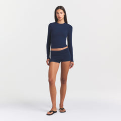 COTTON JERSEY LONG SLEEVE T-SHIRT | NAVY ON A MODEL FRONT VIEW @ | FOCUS: 0.0, 1.0, 0.9