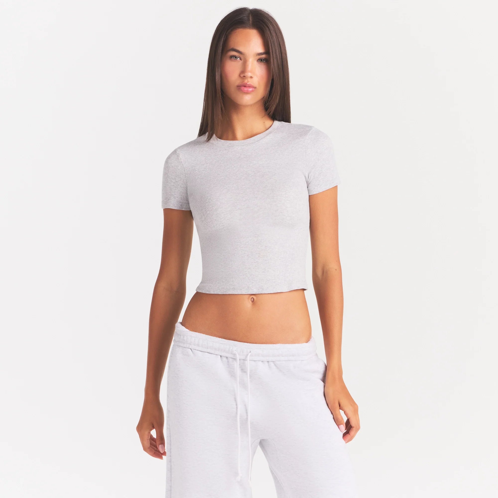 COTTON RIB T-SHIRT | LIGHT HEATHER GREY ON A MODEL SIDE VIEW @ | FOCUS: 0.0, 1.0, 0.9
