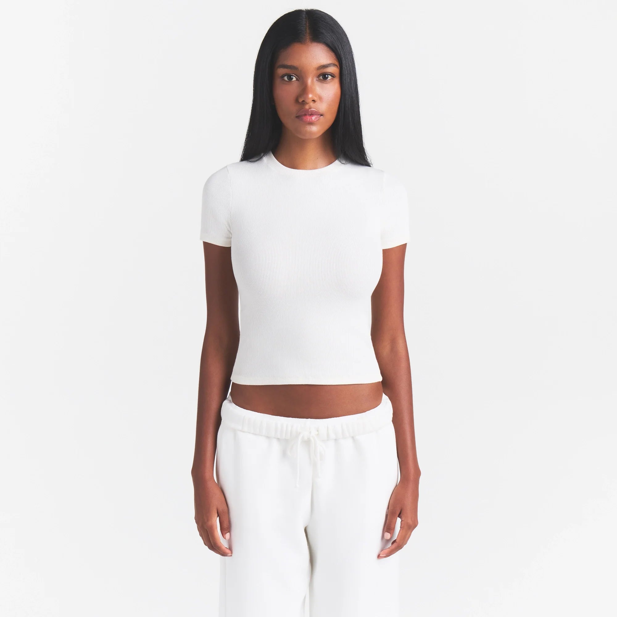COTTON RIB T-SHIRT | MARBLE ON A MODEL SIDE VIEW @ | FOCUS: 0.0, 1.0, 0.9