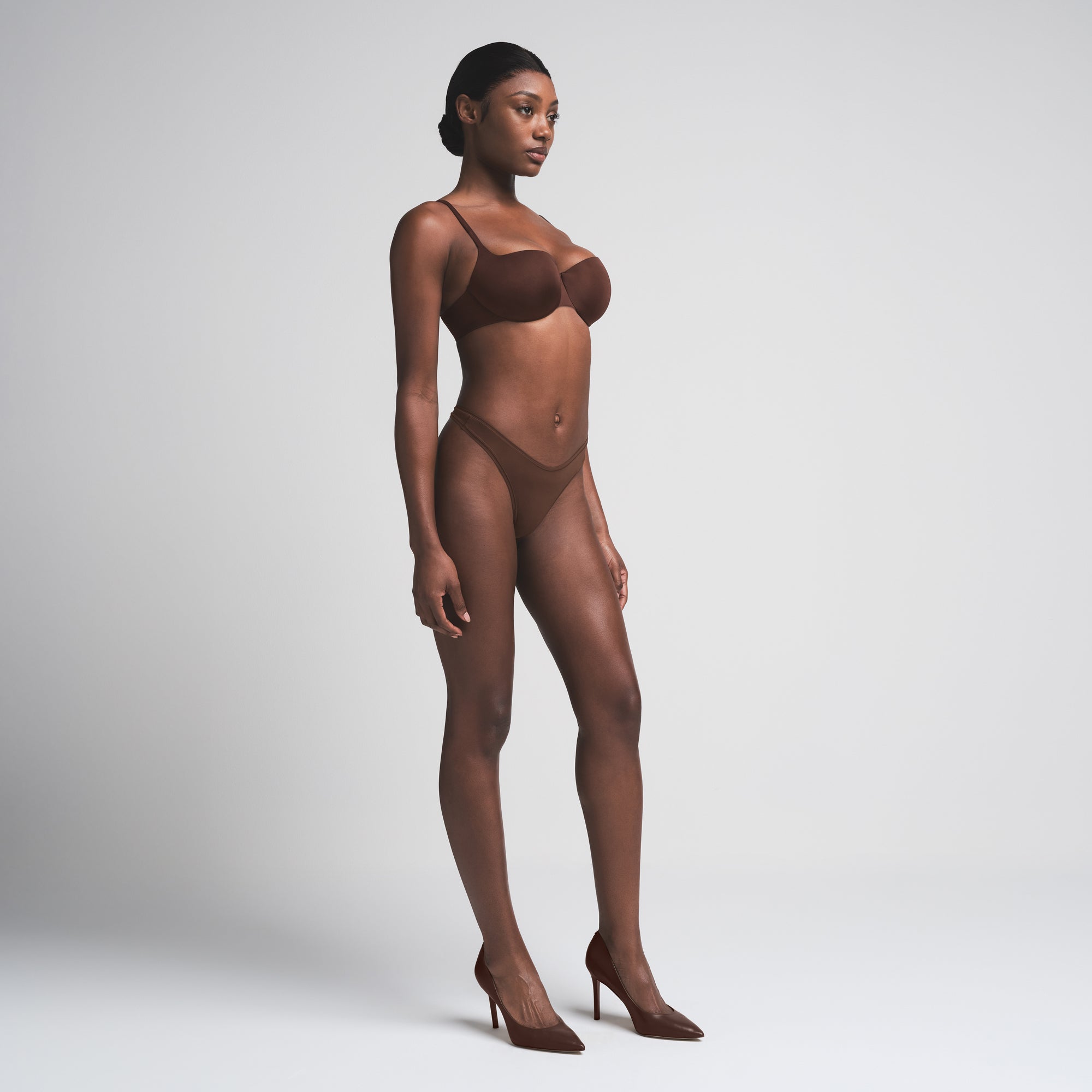 SKIMS ULTIMATE BALCONETTE PUSH-UP BRA | COCOA ON A MODEL FRONT VIEW | FOCUS: 0.0, 1.0, 0.9