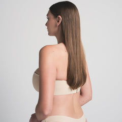 FITS EVERYBODY STRAPLESS BRA | SAND ON A MODEL BACK VIEW | FOCUS: 0.0, 1.0, 0.9