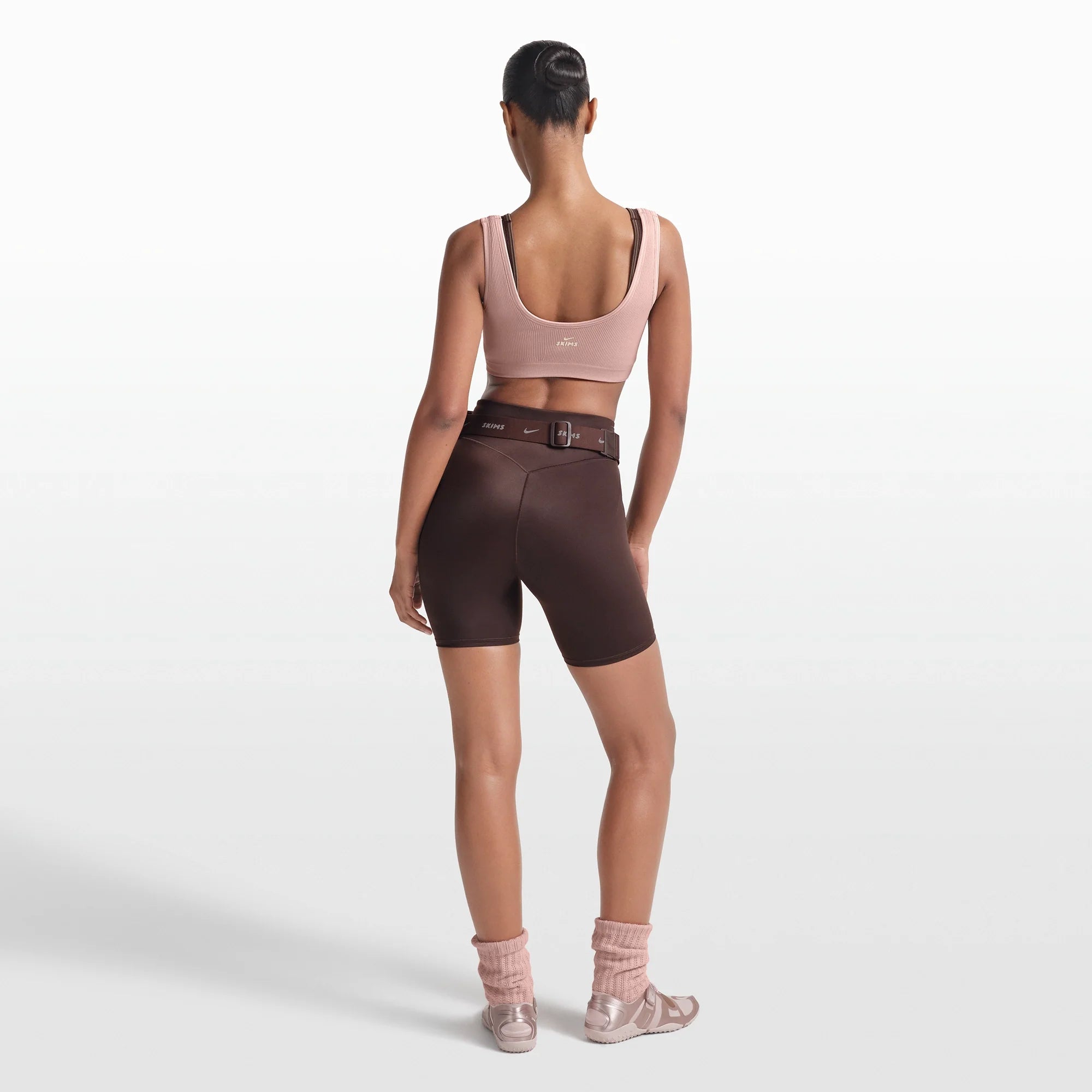 NikeSKIMS RIBBED SEAMLESS SCOOP BRA | HIMALAYAN/ECRU ON A MODEL FRONT VIEW @ | FOCUS: 0.0, 1.0, 0.9