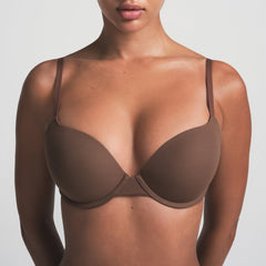 FITS EVERYBODY PUSH-UP BRA | JASPER ON A MODEL FRONT VIEW | FOCUS: 0.0, 1.0, 0.9