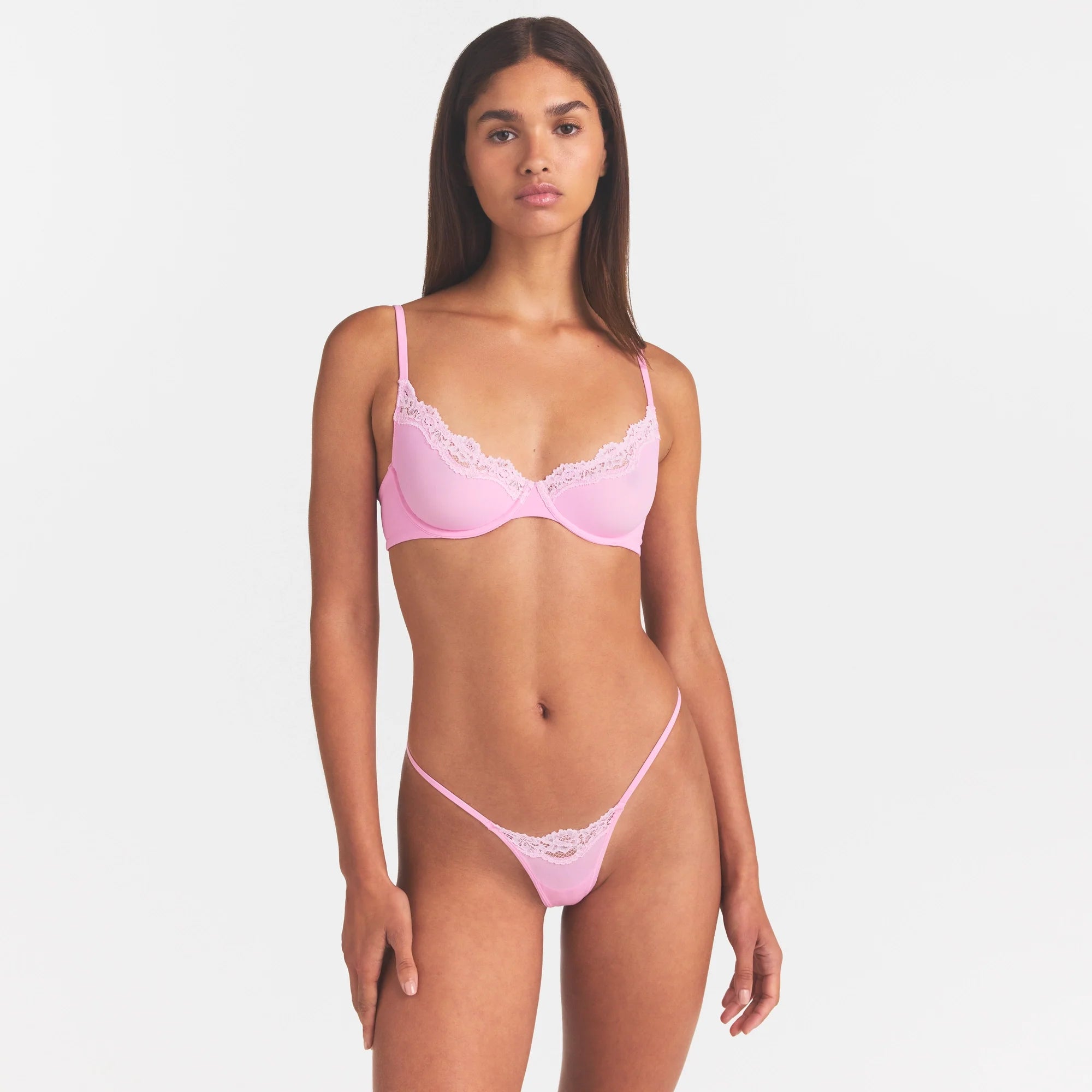 FITS EVERYBODY LACE UNLINED SCOOP BRA | BUBBLE GUM TONAL ON A MODEL SIDE VIEW @ | FOCUS: 0.0, 1.0, 0.9