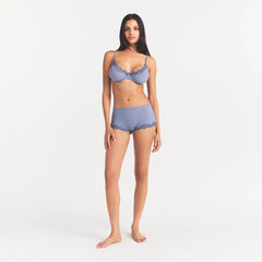 FITS EVERYBODY LACE UNLINED SCOOP BRA | SLATE TONAL ON A MODEL | FOCUS: 0.0, 1.0, 0.9