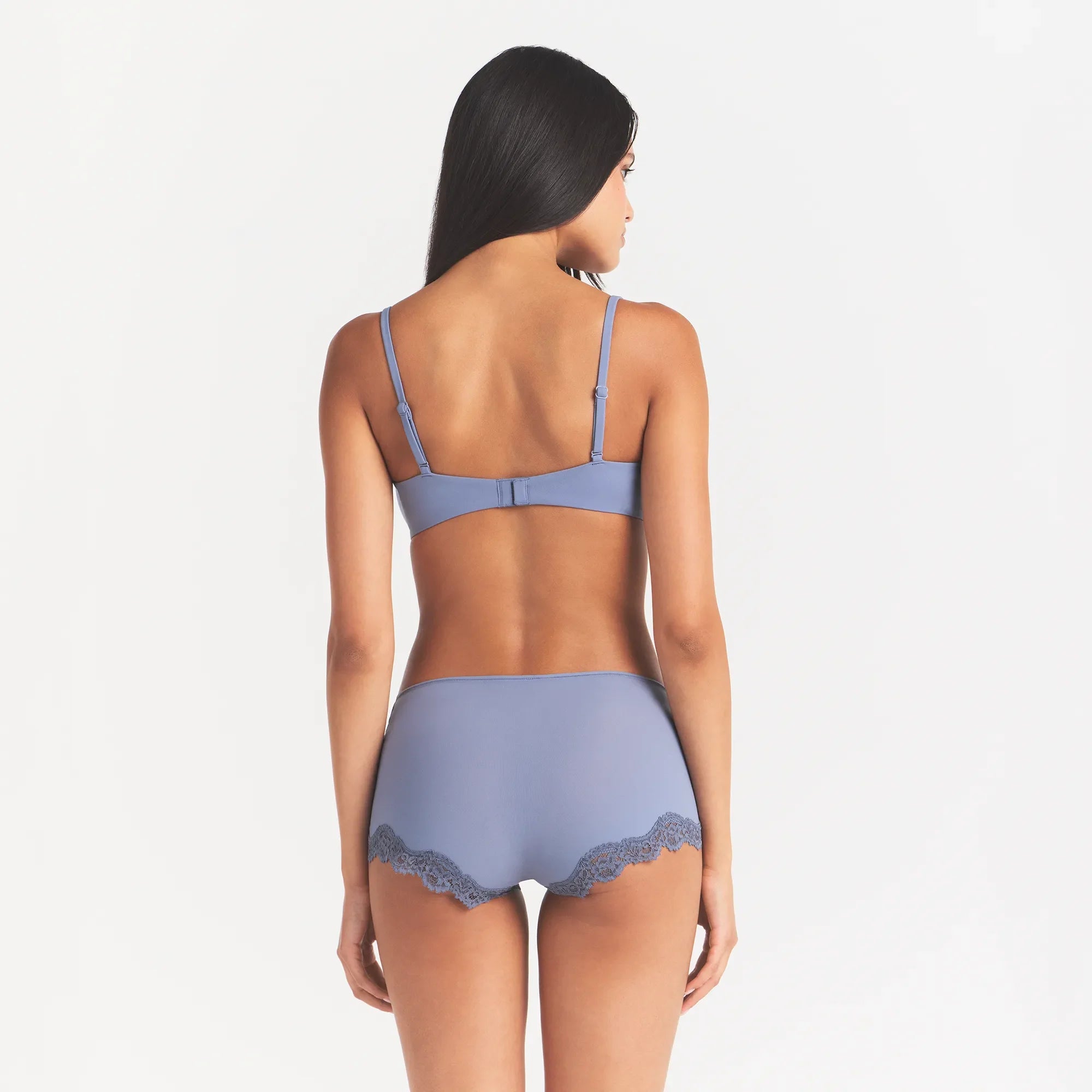 FITS EVERYBODY LACE UNLINED SCOOP BRA | SLATE TONAL ON A MODEL | FOCUS: 0.0, 1.0, 0.9