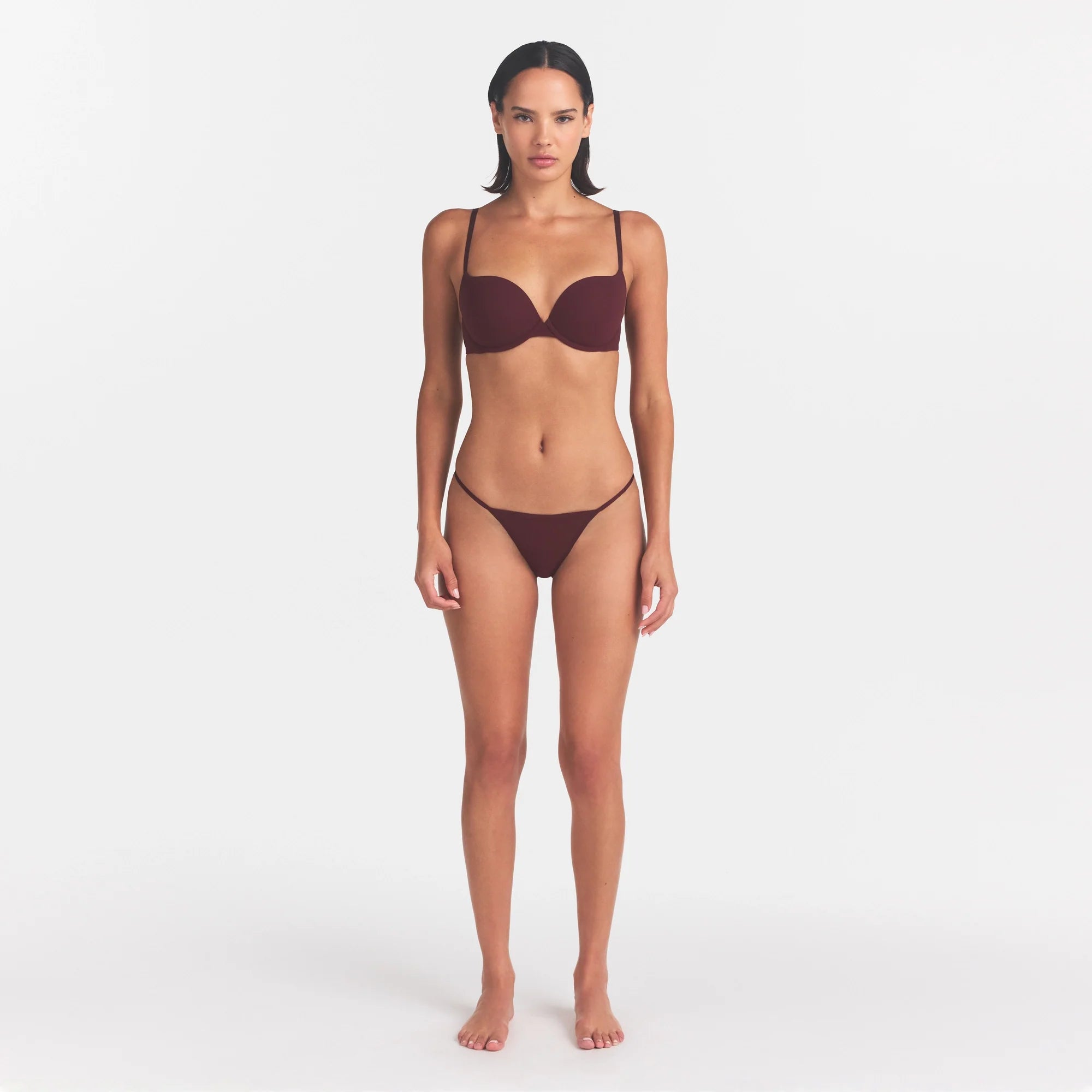 FITS EVERYBODY PUSH-UP BRA | CURRANT ON A MODEL | FOCUS: 0.0, 1.0, 0.9