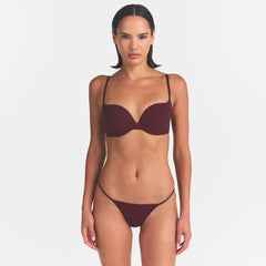 FITS EVERYBODY PUSH-UP BRA | CURRANT ON A MODEL | FOCUS: 0.0, 1.0, 0.9