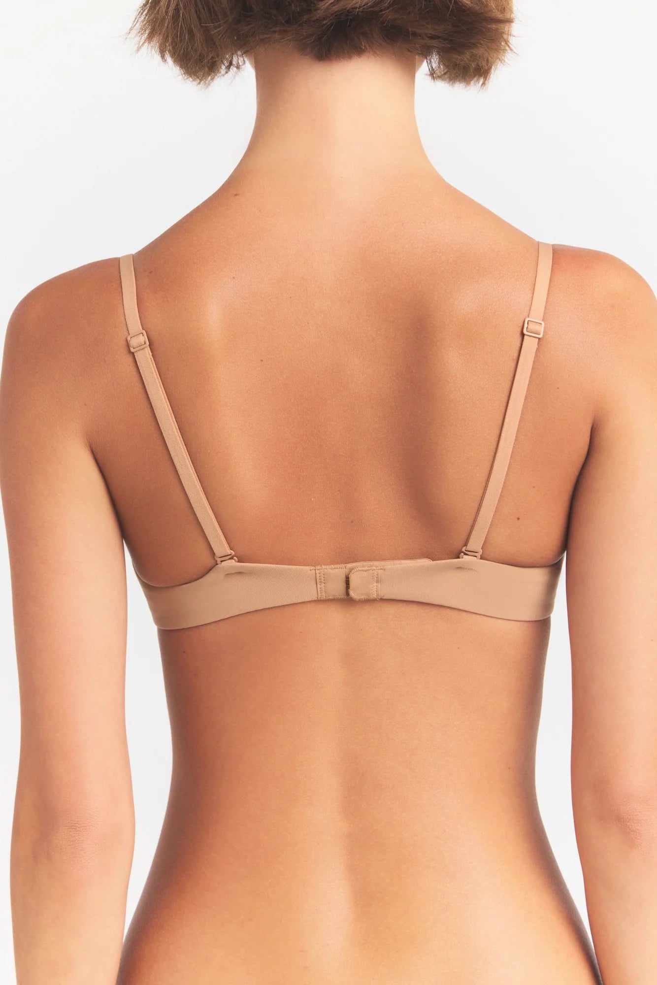 FITS EVERYBODY PUSH-UP BRA | OCHRE ON A MODEL SIDE VIEW @ | FOCUS: 0.0, 1.0, 0.9