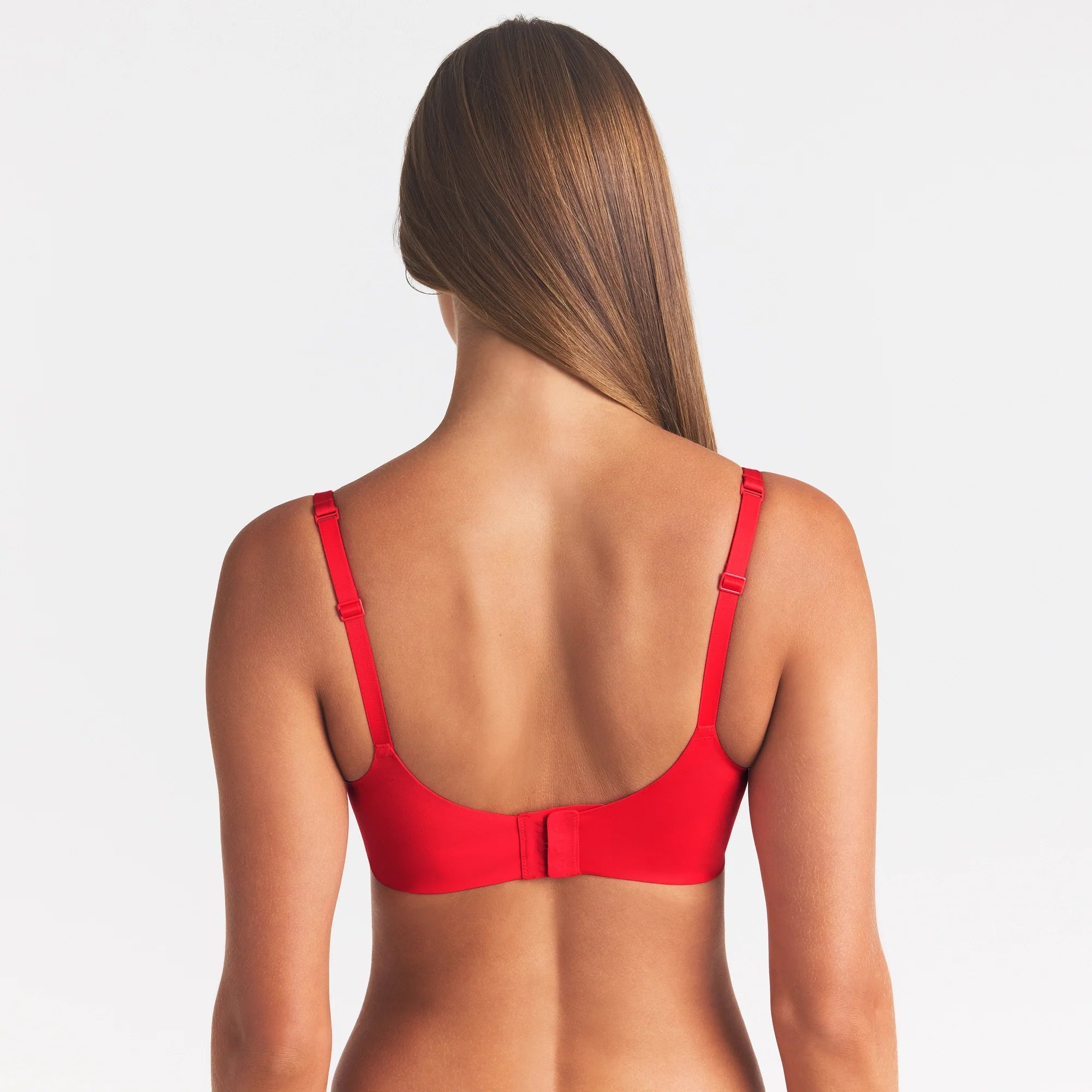 SKIMS ULTIMATE TEARDROP PUSH-UP BRA | POPPY ON A MODEL SIDE VIEW @ | FOCUS: 0.0, 1.0, 0.9