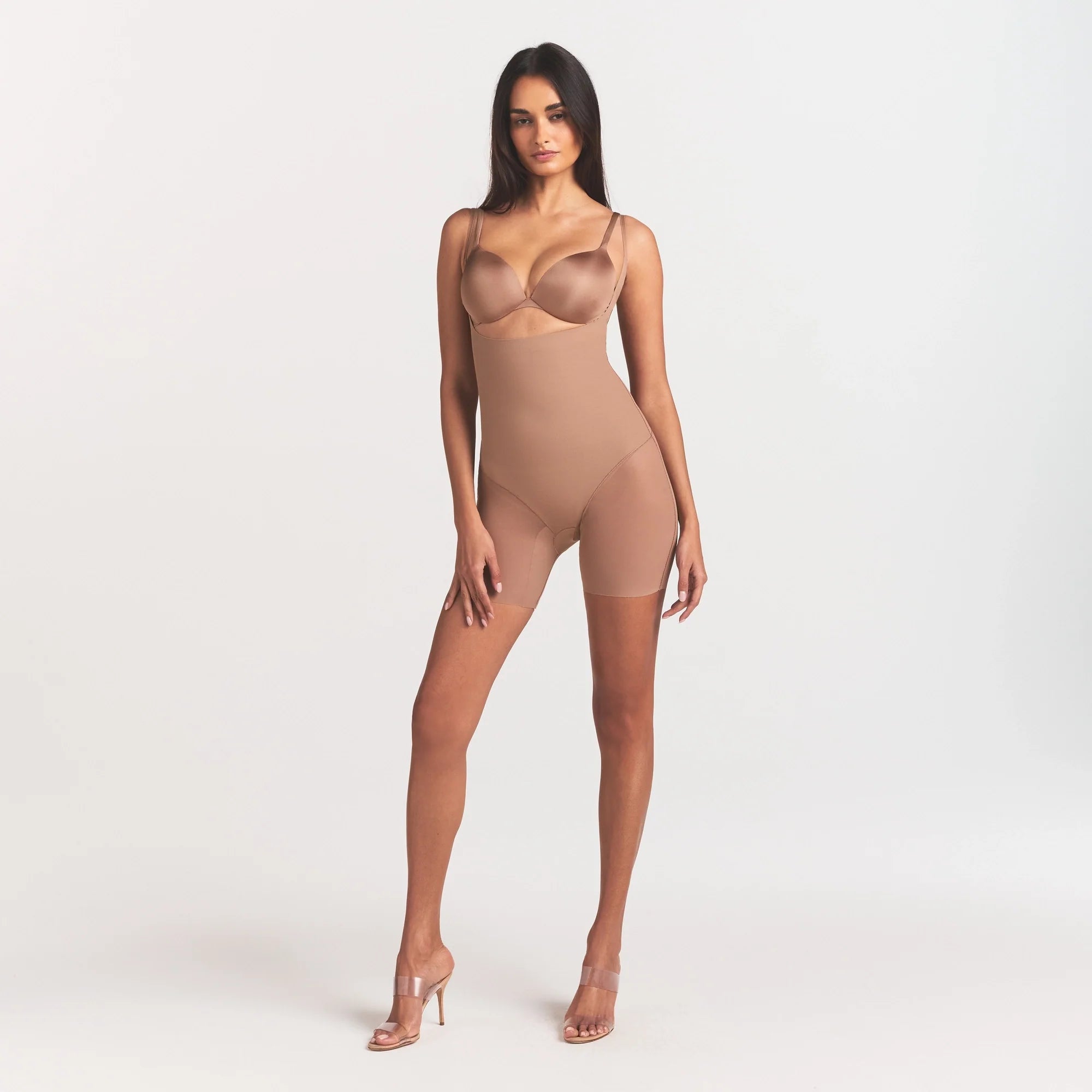 SKIMS BODY CORE SCULPT BACK SMOOTHING OPEN BUST MID THIGH BODYSUIT | SIENNA ON A MODEL FRONT VIEW @