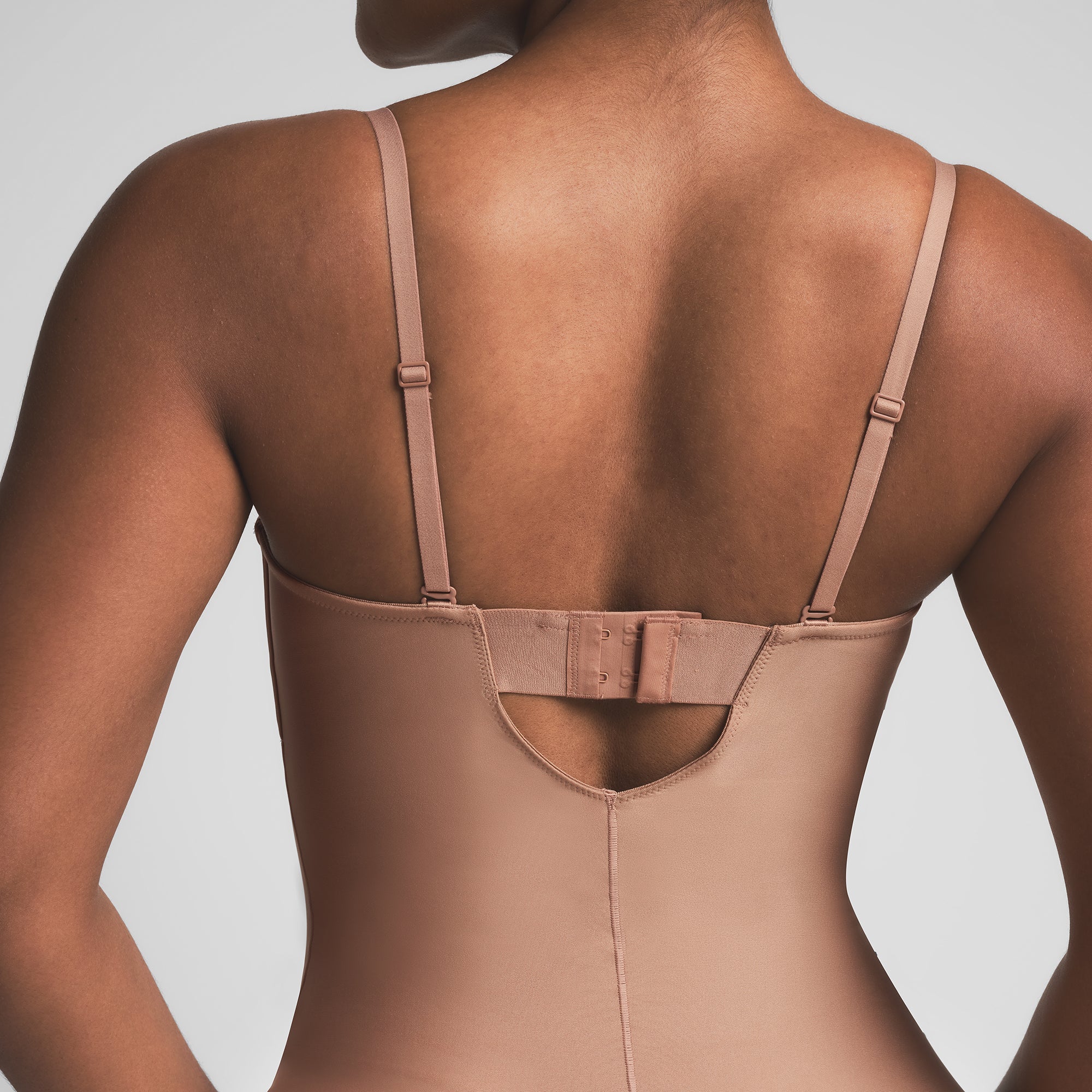 SKIMS BODY UNDERWIRE THONG BODYSUIT | SIENNA ON A MODEL BACK VIEW