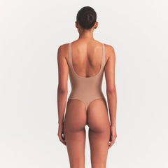 FITS EVERYBODY SQUARE NECK BODYSUIT | SIENNA ON A MODEL BACK VIEW @ | FOCUS: 0.0, 1.0, 0.9