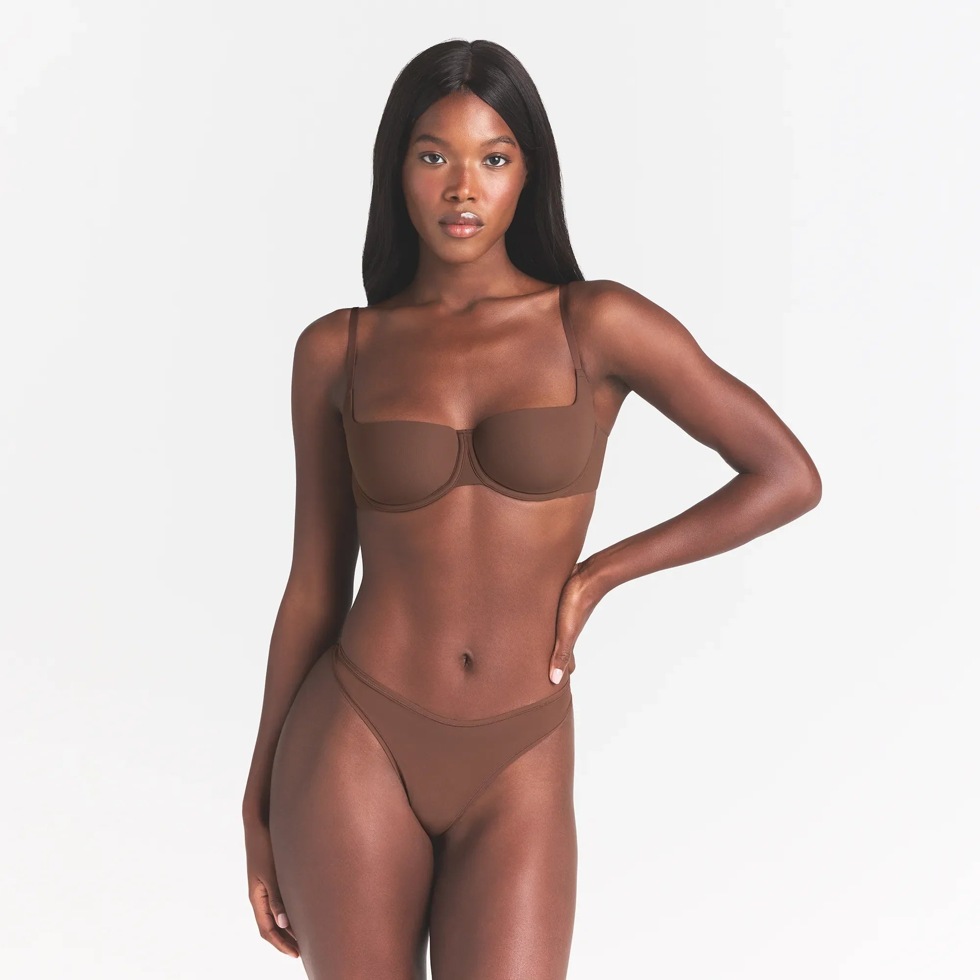 FITS EVERYBODY BALCONETTE BRA | JASPER ON A MODEL FRONT VIEW @ | FOCUS: 0.0, 1.0, 0.9
