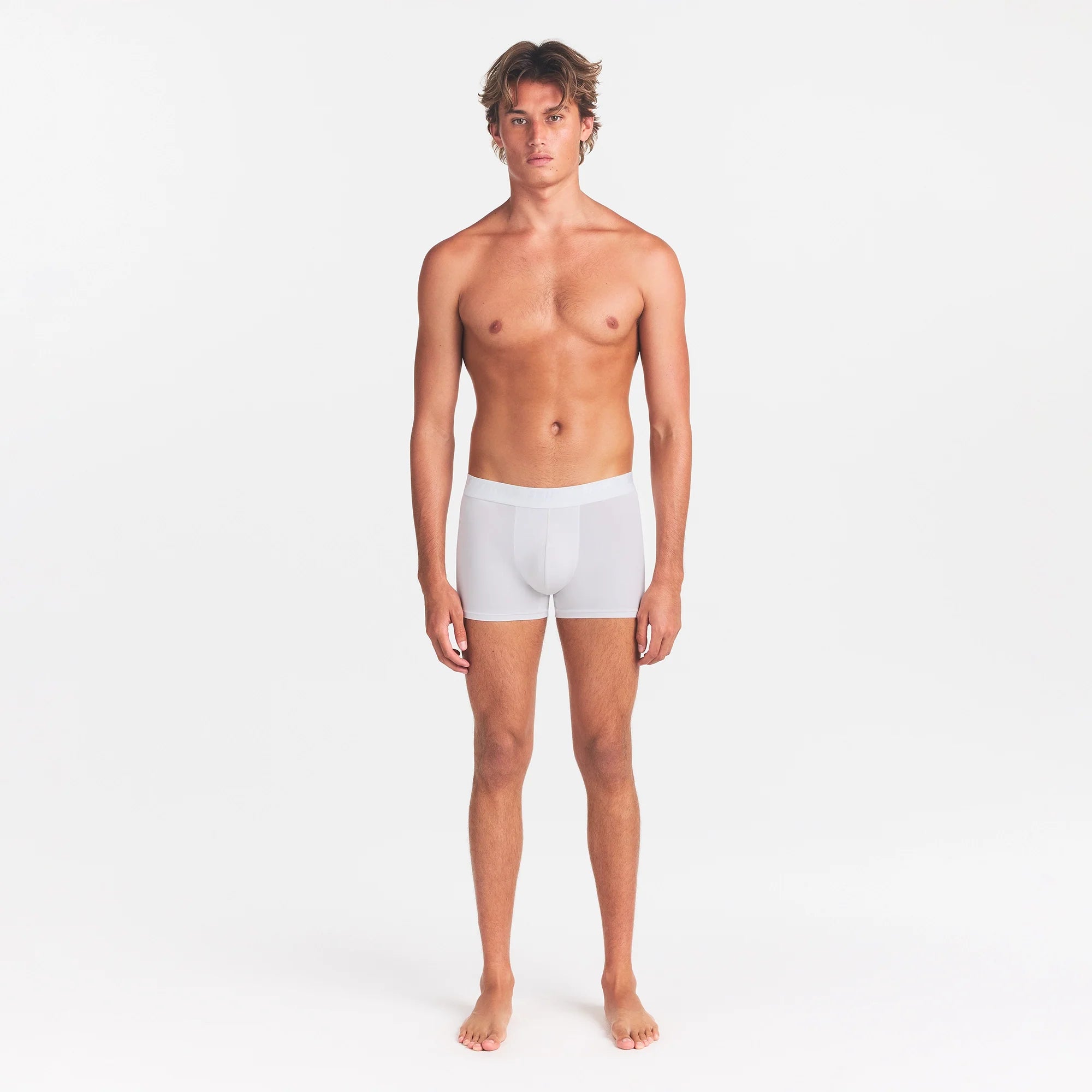 SKIMS STRETCH MENS 5" BOXER BRIEF | CHALK ON A MODEL FRONT VIEW @ | FOCUS: 0.0, 1.0, 0.9