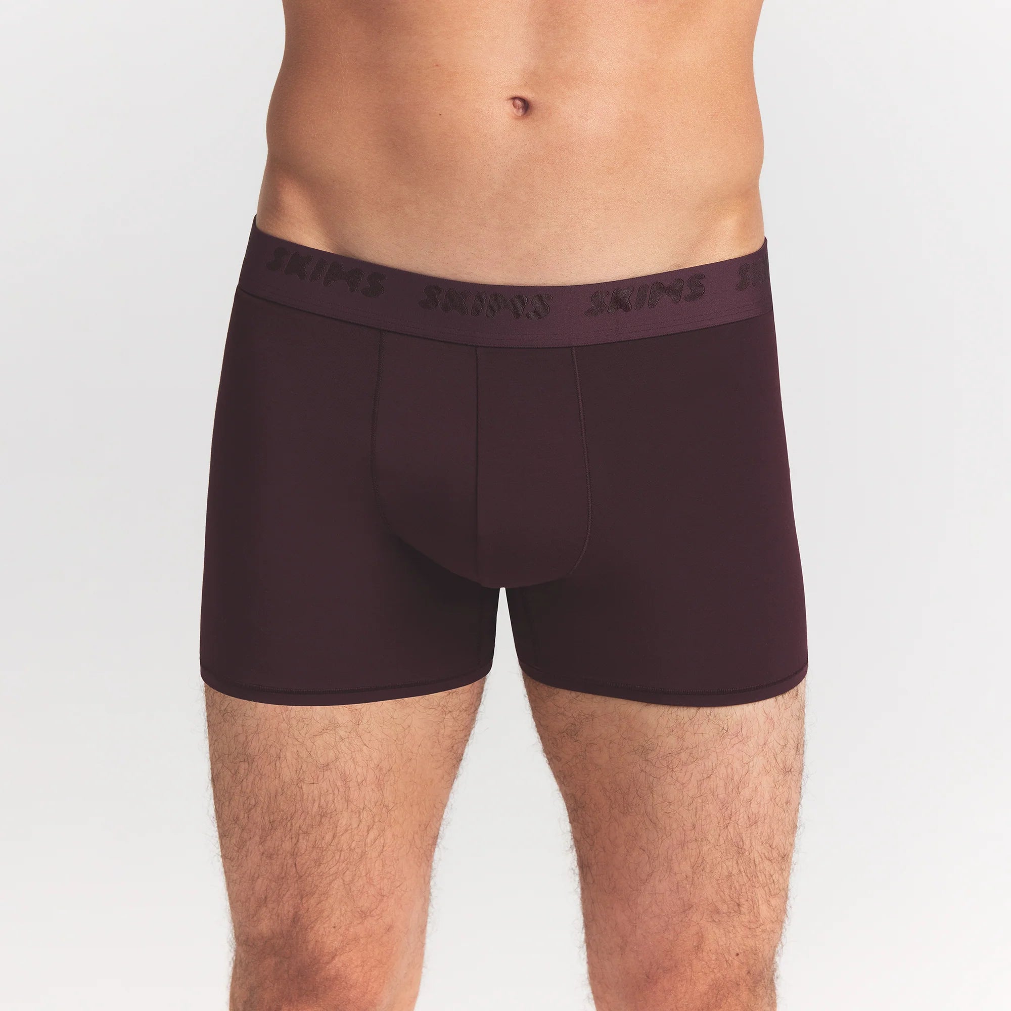 SKIMS STRETCH MENS 3" BOXER BRIEF 3-PACK | RAVEN MULTI ON A MODEL FRONT VIEW @ | FOCUS: 0.0, 1.0, 0.9