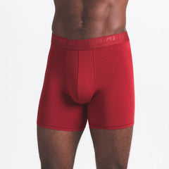 SKIMS STRETCH MENS 5" BOXER BRIEF 3-PACK | WOOD MULTI ON A MODEL SIDE VIEW @ | FOCUS: 0.0, 1.0, 0.9