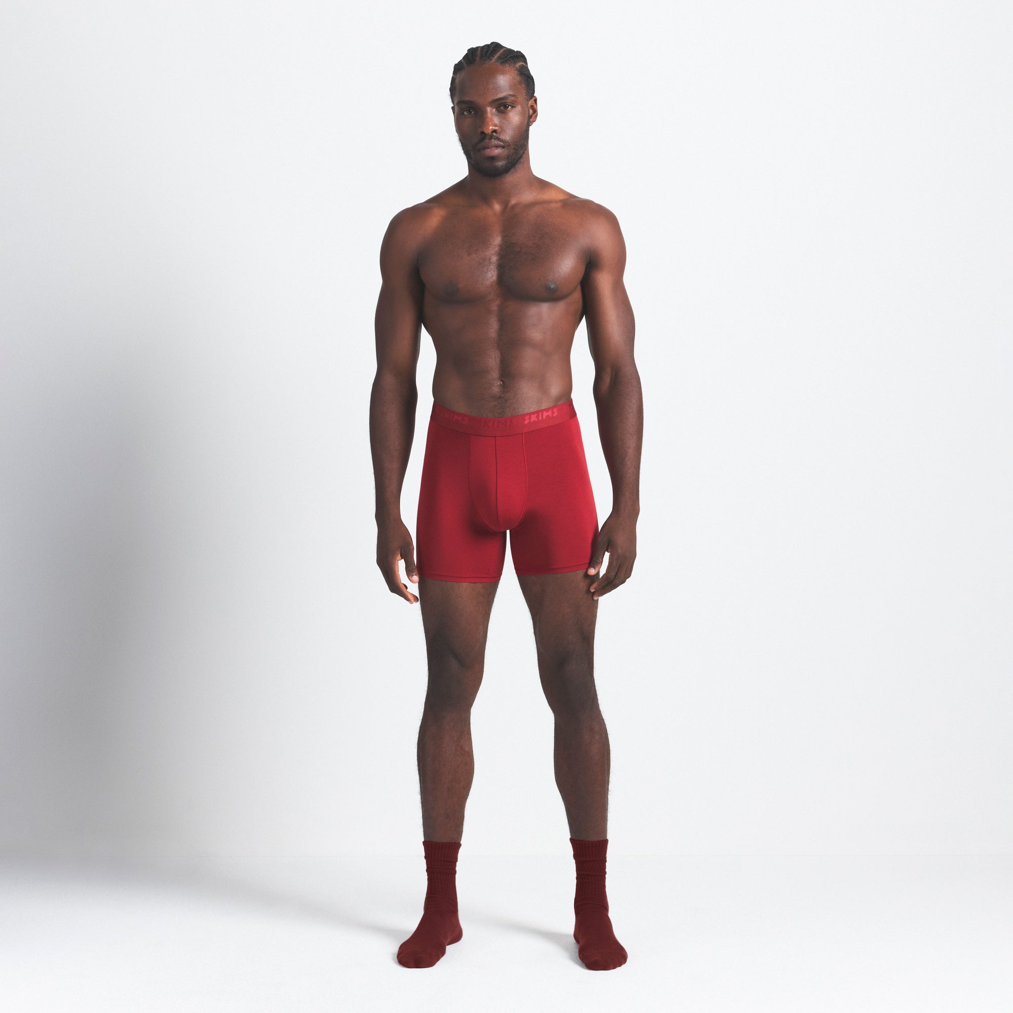 SKIMS STRETCH MENS 5" BOXER BRIEF 3-PACK | WOOD MULTI ON A MODEL FRONT VIEW @ | FOCUS: 0.0, 1.0, 0.9