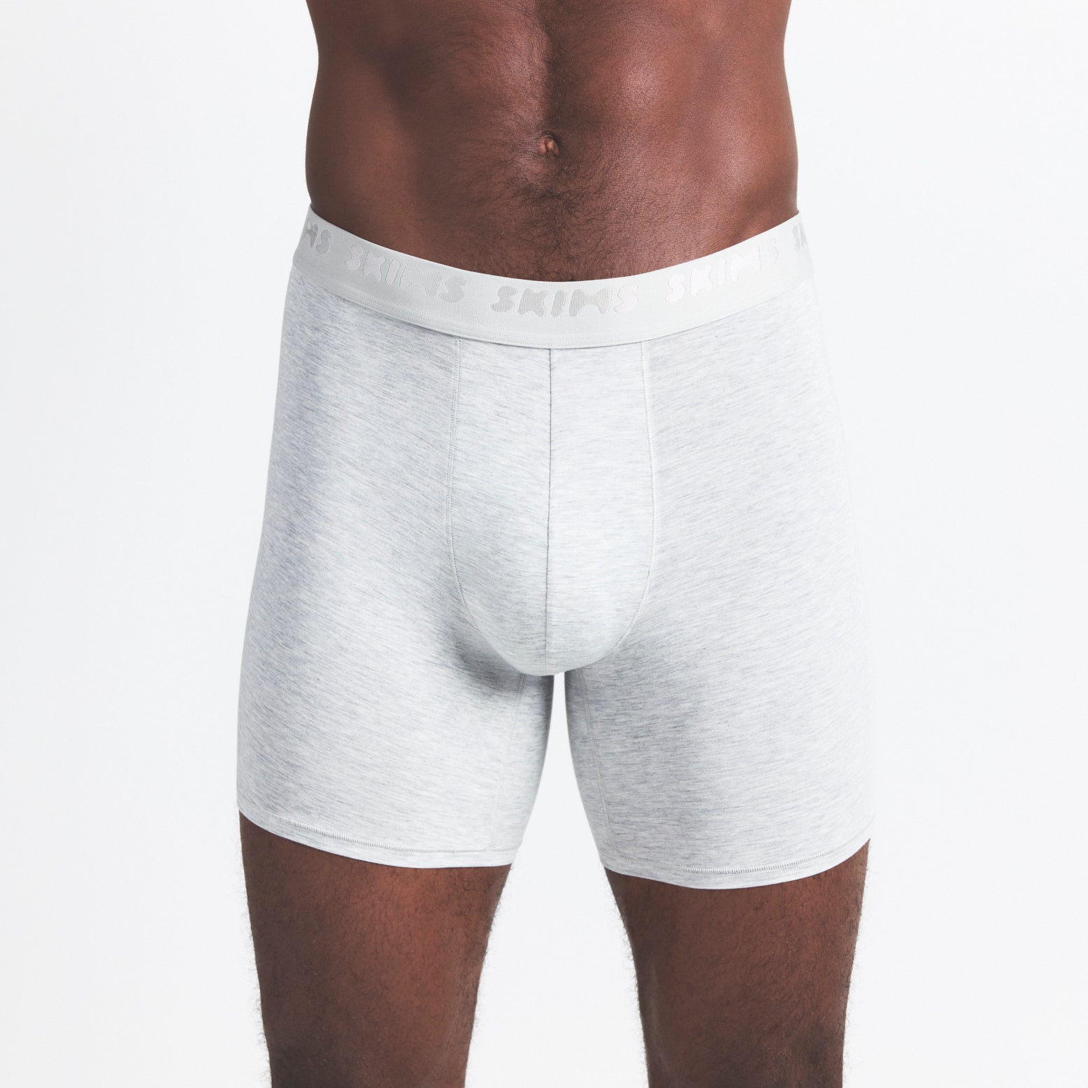 SKIMS STRETCH MENS 5" BOXER BRIEF 3-PACK | WOOD MULTI ON A MODEL SIDE VIEW @ | FOCUS: 0.0, 1.0, 0.9