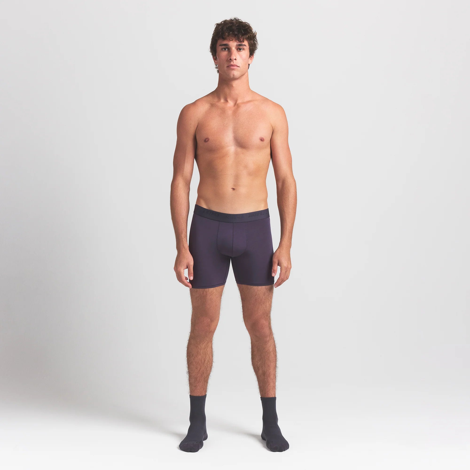 SKIMS STRETCH MENS 5" BOXER BRIEF 5-PACK | RAVEN CURRANT MULTI ON A MODEL FRONT VIEW @ | FOCUS: 0.0, 1.0, 0.9