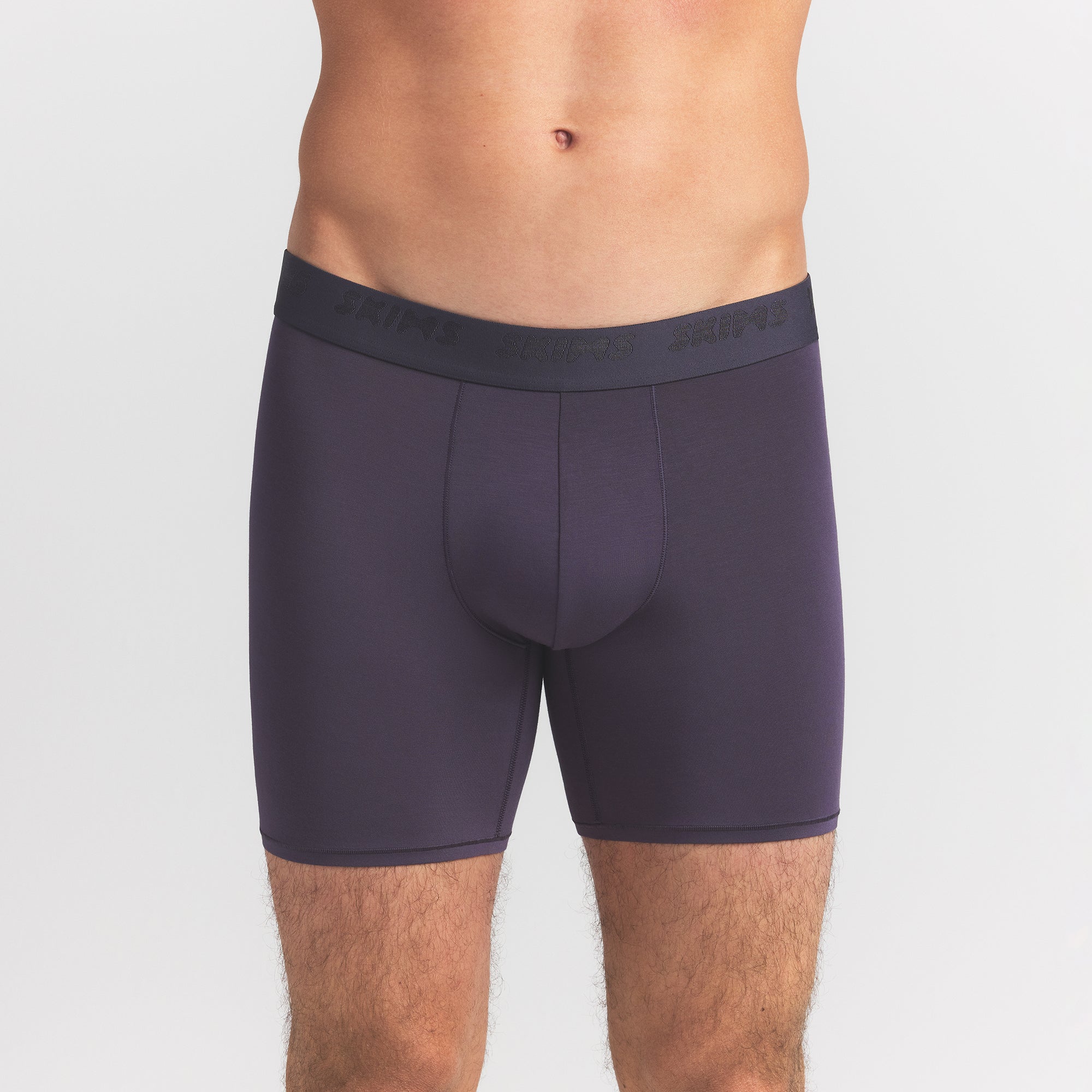 SKIMS STRETCH MENS 5" BOXER BRIEF 5-PACK | RAVEN CURRANT MULTI ON A MODEL FRONT VIEW @ | FOCUS: 0.0, 1.0, 0.9