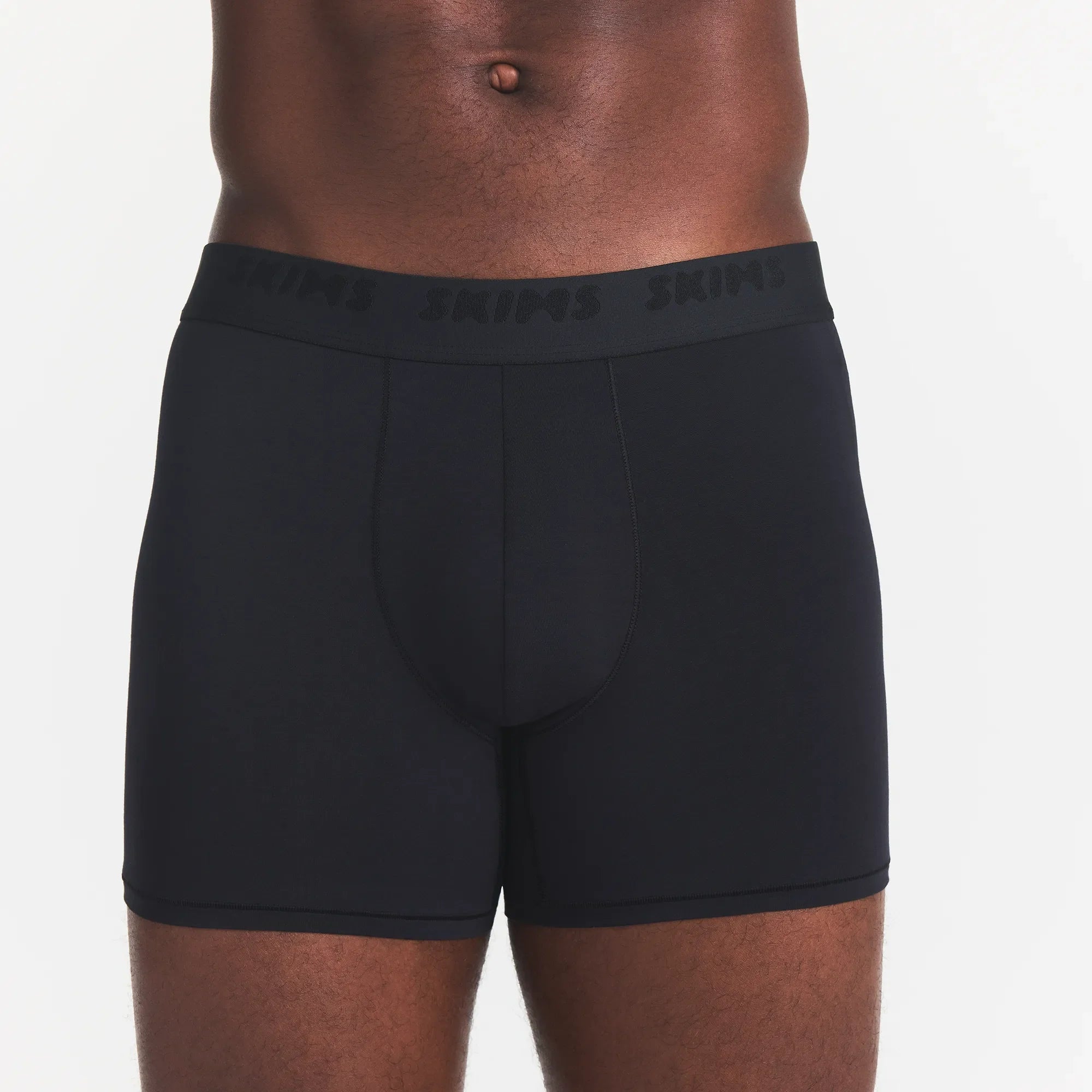 SKIMS STRETCH MENS 3" BOXER BRIEF 5-PACK | IRIS GUNMETAL MULTI ON A MODEL FRONT VIEW@ | FOCUS: 0.0, 1.0, 0.9