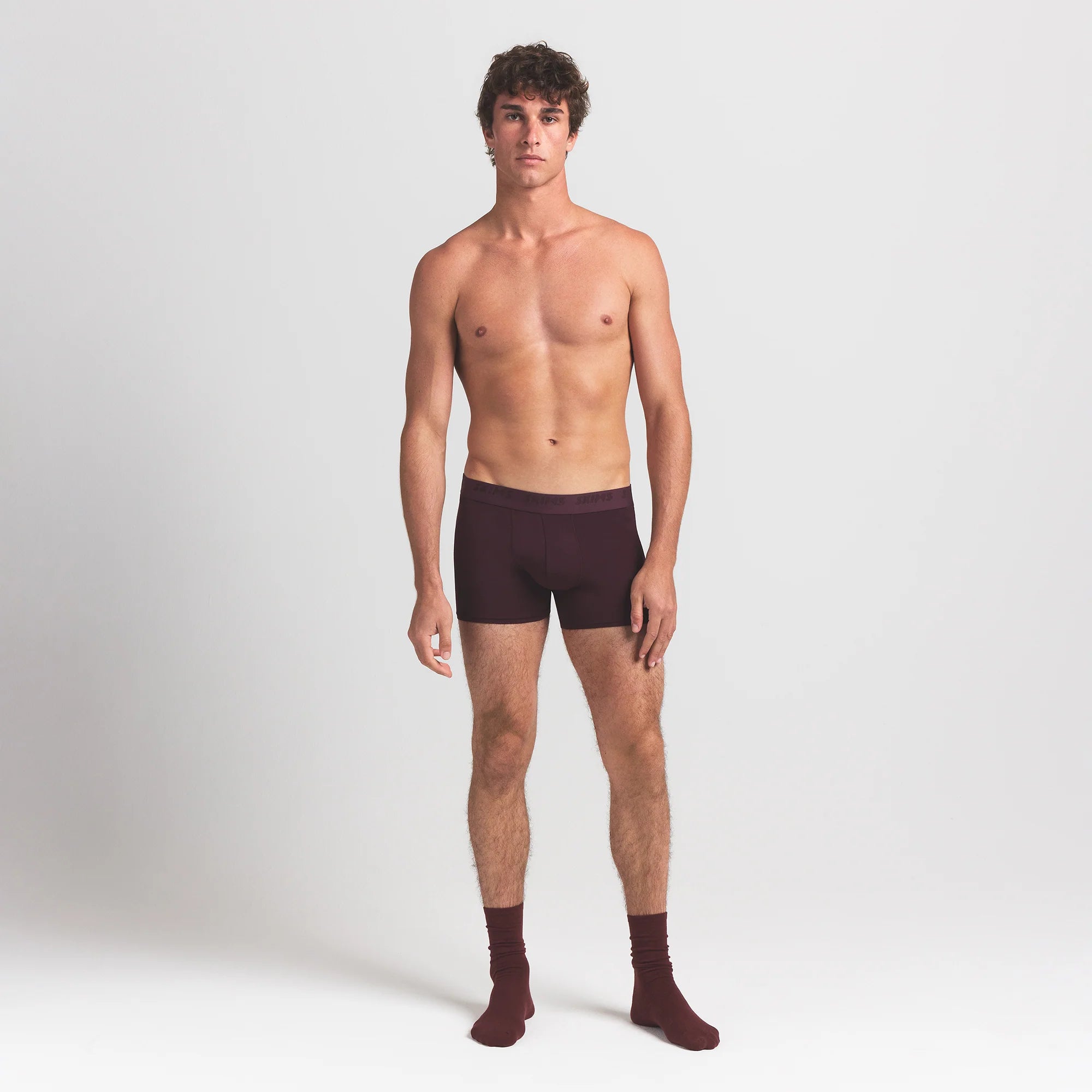SKIMS STRETCH MENS 3" BOXER BRIEF 5-PACK | RAVEN CURRANT MULTI ON A MODEL FRONT VIEW @ | FOCUS: 0.0, 1.0, 0.9