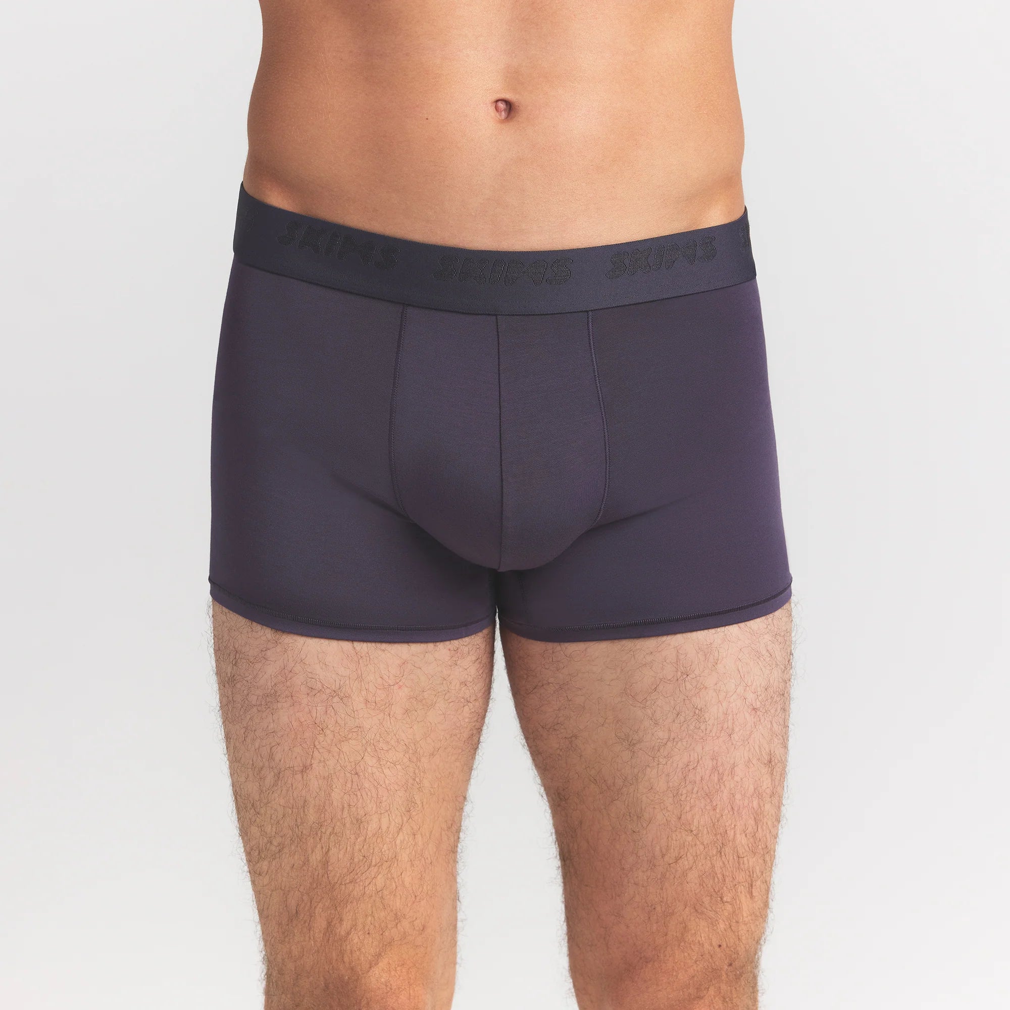 SKIMS STRETCH MENS 3" BOXER BRIEF 5-PACK | RAVEN CURRANT MULTI ON A MODEL FRONT VIEW @ | FOCUS: 0.0, 1.0, 0.9