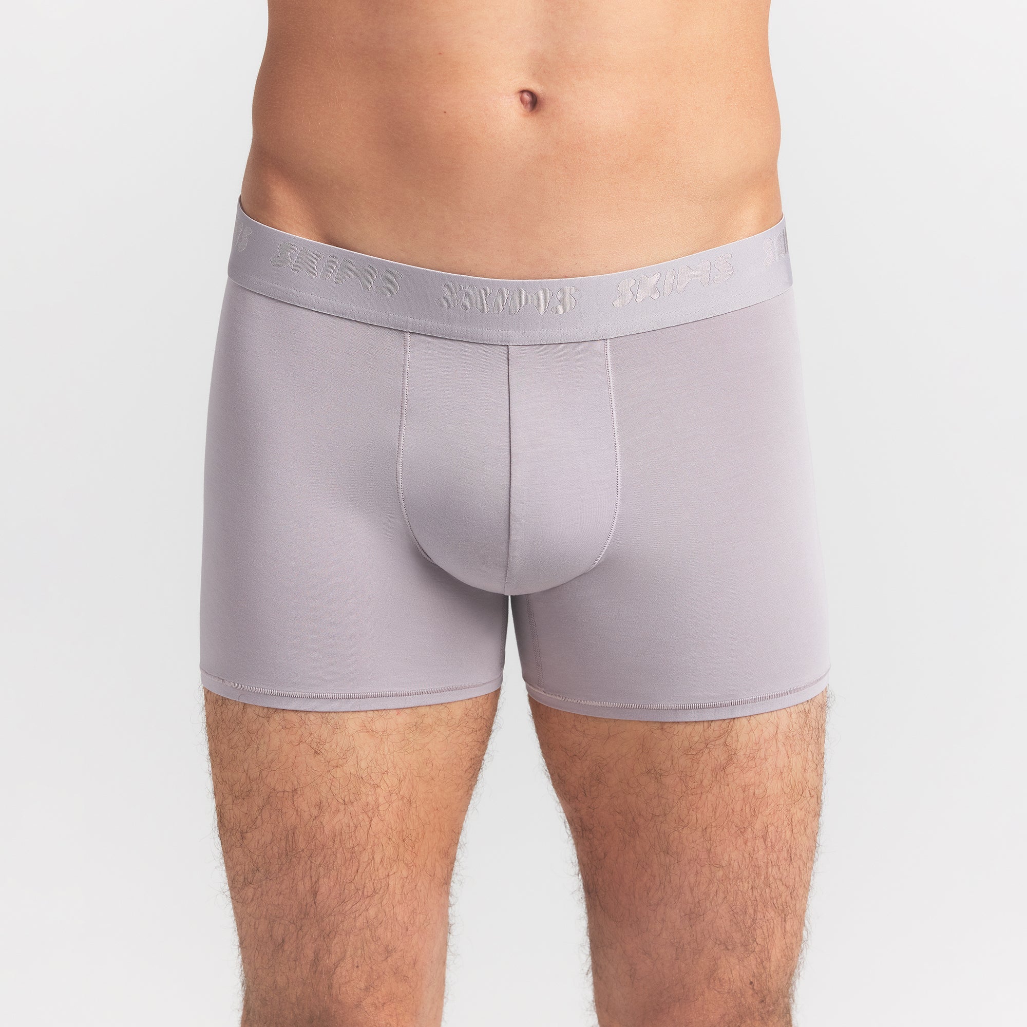 SKIMS STRETCH MENS 3" BOXER BRIEF 5-PACK | RAVEN CURRANT MULTI ON A MODEL FRONT VIEW @ | FOCUS: 0.0, 1.0, 0.9