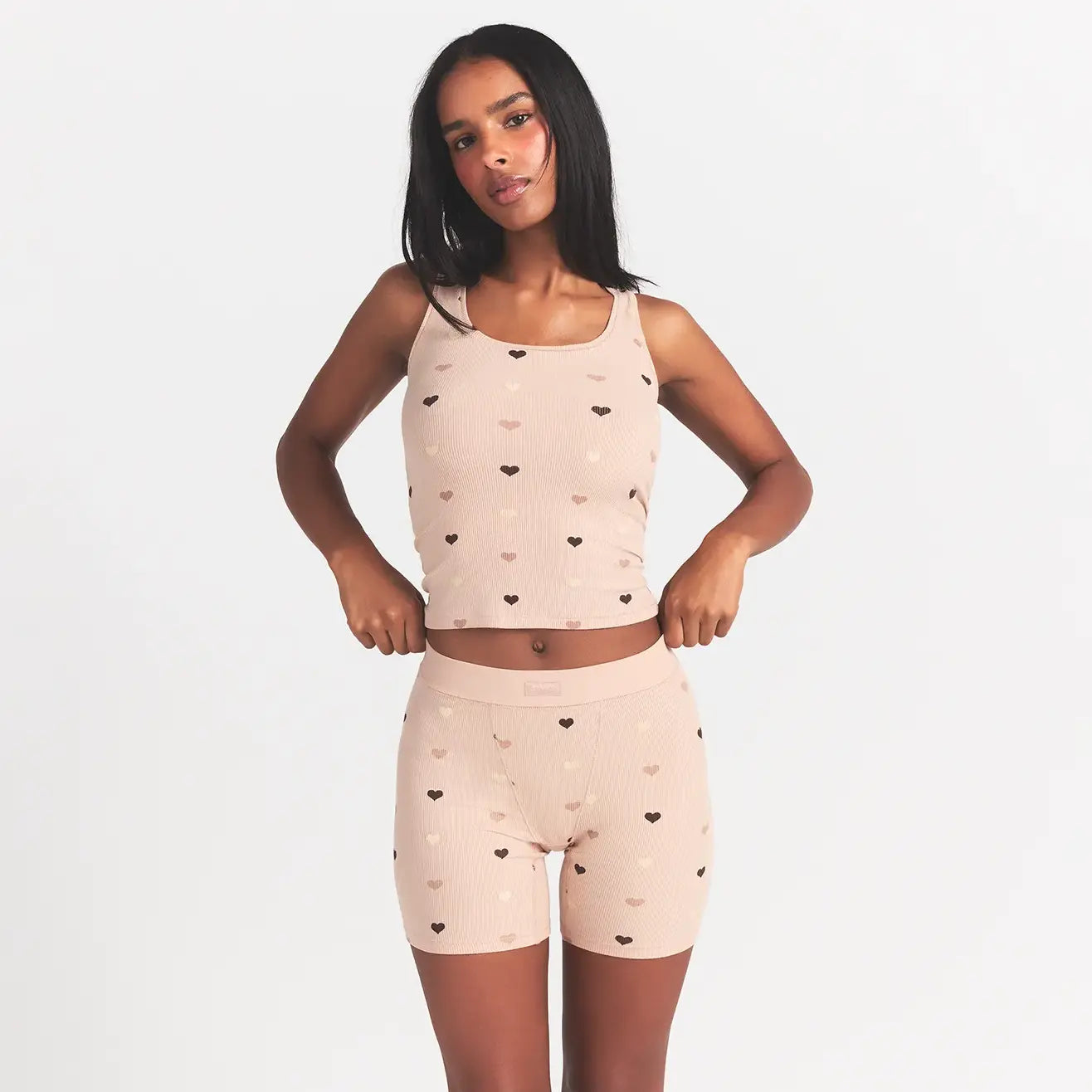 SOFT LOUNGE BOXER | MICA MINI HEART HALFDROP ON A MODEL FRONT VIEW @ | FOCUS: 0.0, 1.0, 0.9