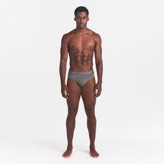 SKIMS STRETCH MENS BRIEF | GUNMETAL ON A MODEL FRONT VIEW @ | FOCUS: 0.0, 1.0, 0.9