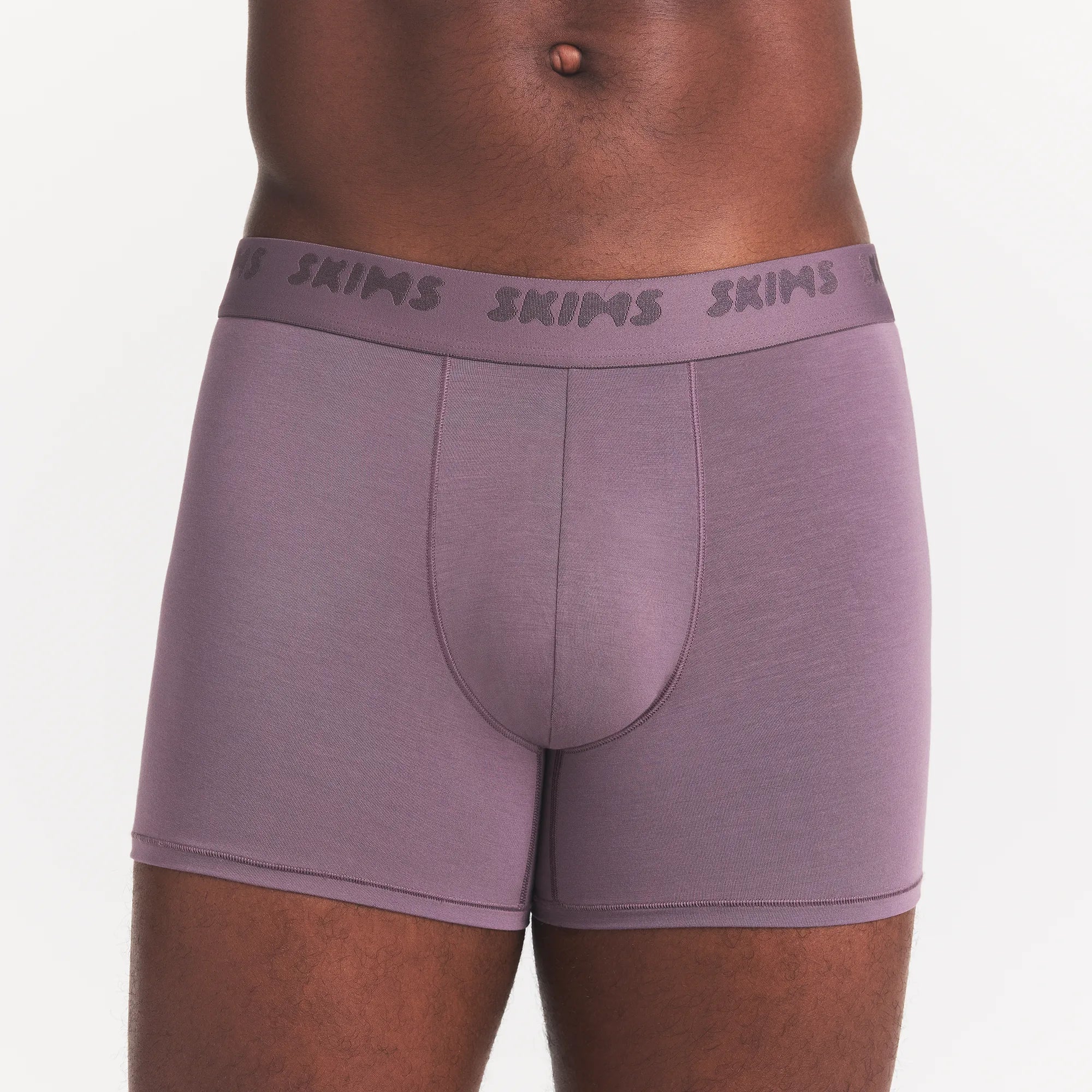 SKIMS STRETCH MENS 3" BOXER BRIEF | IRIS ON A MODEL FRONT VIEW@ | FOCUS: 0.0, 1.0, 0.9