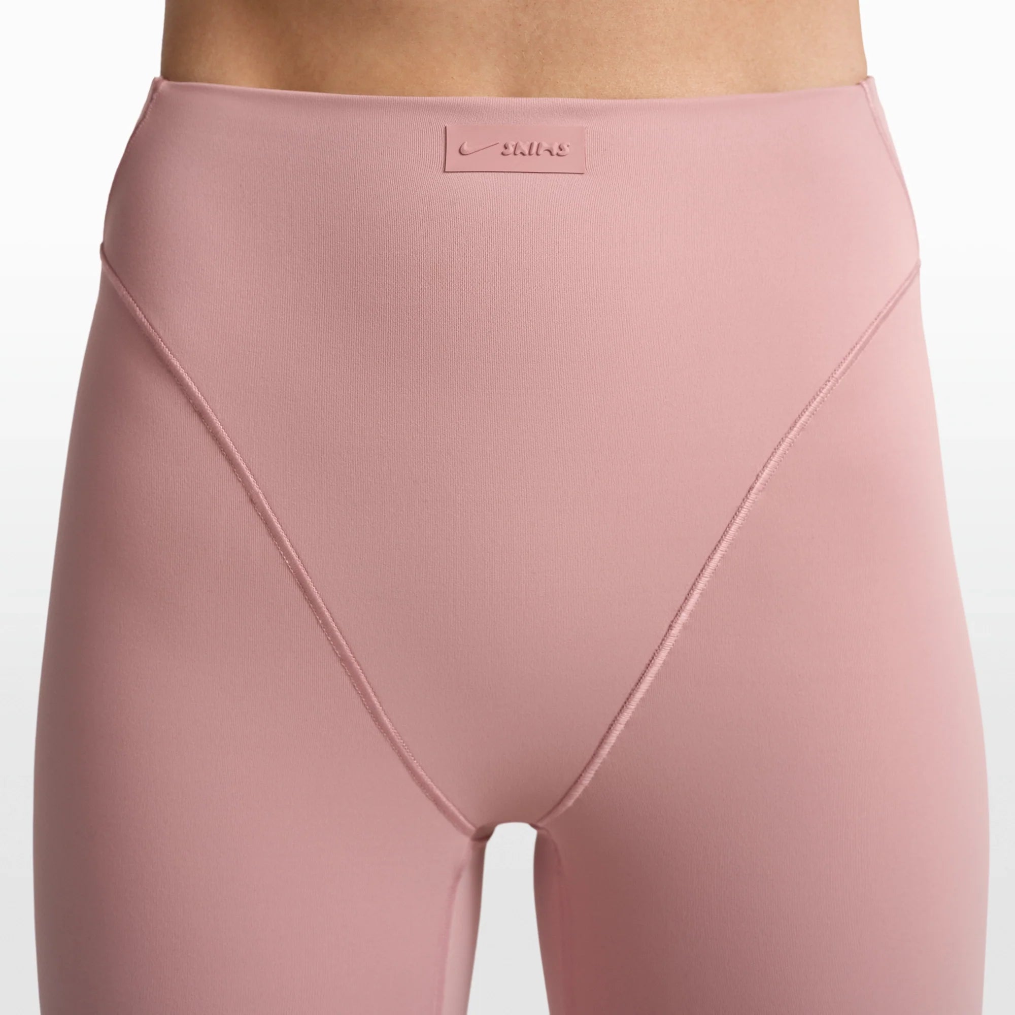 NikeSKIMS MATTE V-LINE 26" LEGGING | HIMALAYAN ON A MODEL FRONT VIEW @ | FOCUS: 0.0, 1.0, 0.9