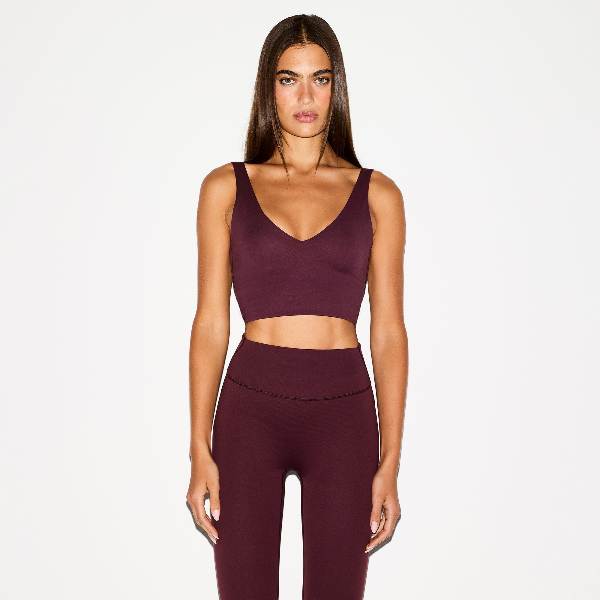 NikeSKIMS MATTE 29" LEGGING | CURRANT ON A MODEL FRONT VIEW @ | FOCUS: 0.0, 1.0, 0.9