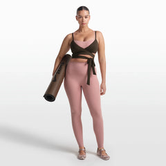 NikeSKIMS MATTE 29" LEGGING | HIMALAYAN ON A MODEL FRONT VIEW @ | FOCUS: 0.0, 1.0, 0.9